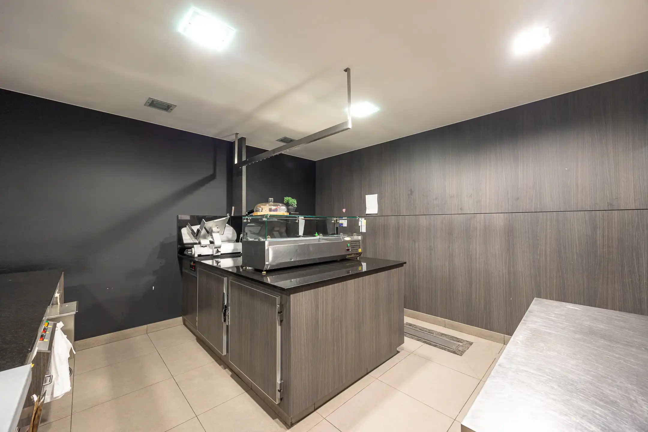 Modern handelsgelijkvloers in het centrum van Lint (115m²) foto 16