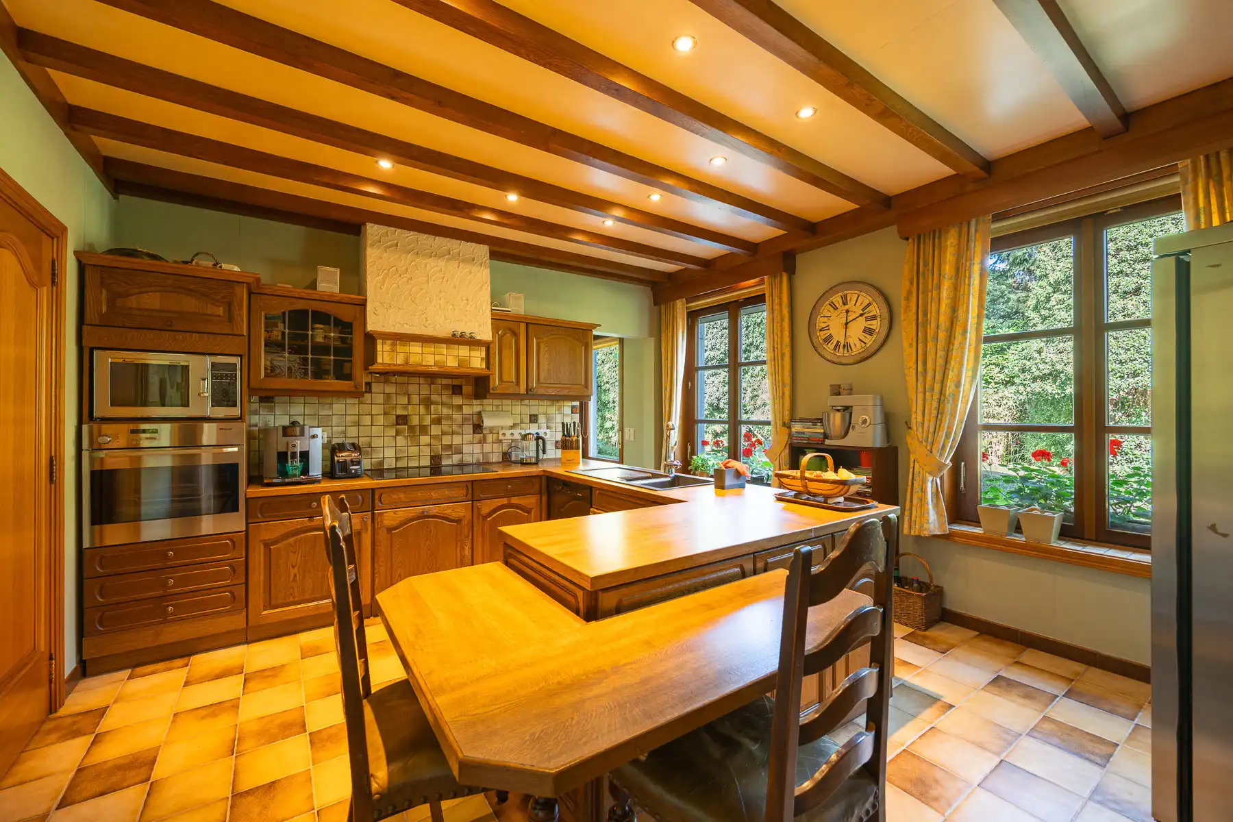 Exclusieve villa met 5 slpk op ruim groen perceel foto 11