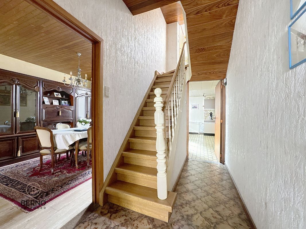 Te koop: Te renoveren woning met tuin en garage in Dendermonde foto 8