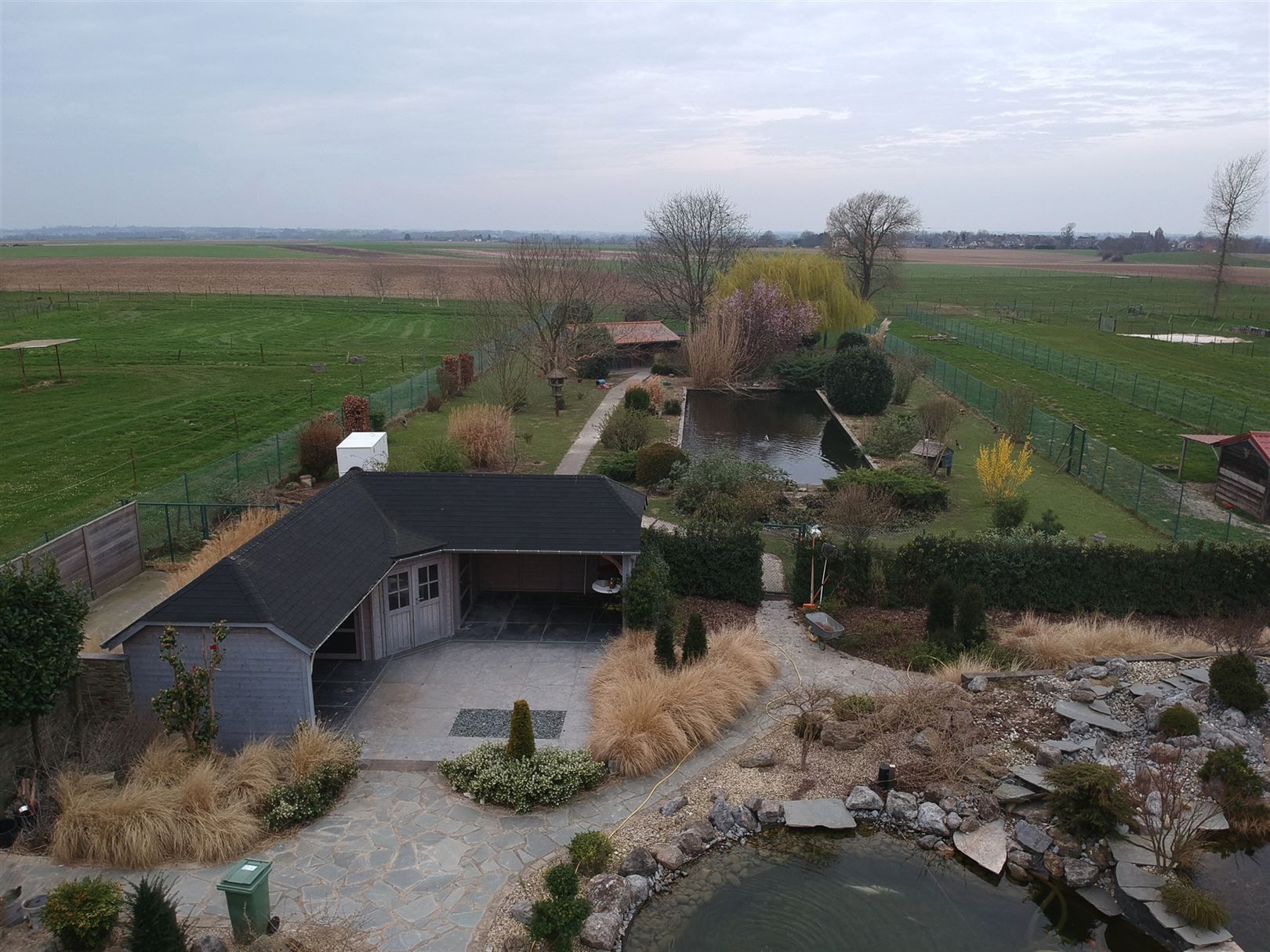 Exclusieve Villa met Luxe afwerking en idyllische tuin. foto 55