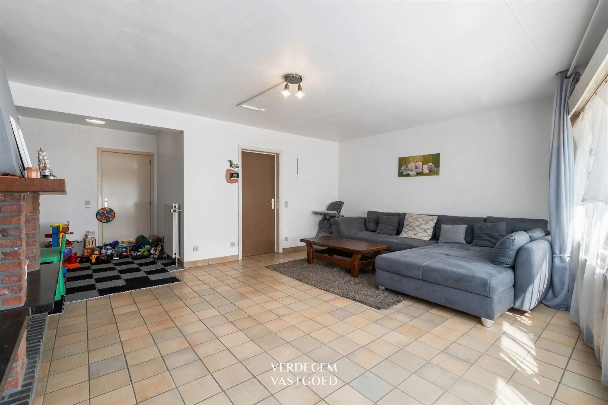 Centraal gelegen opbrengsteigendom met gelijkvloerse handel/kantoor en duplexappartement foto 8