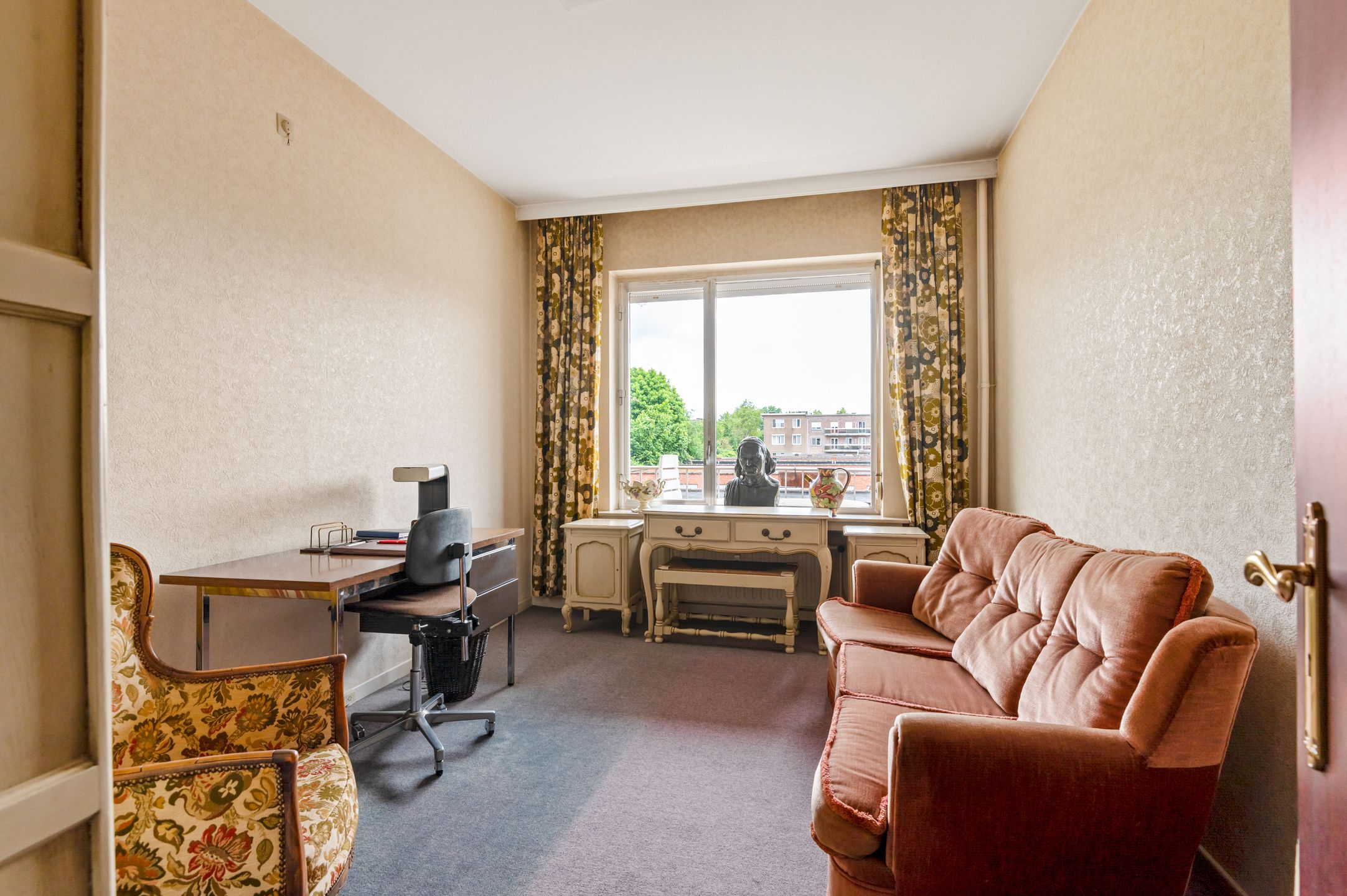 Ruim 2-slk.-appartement met terras, lift en staanplaats foto 11