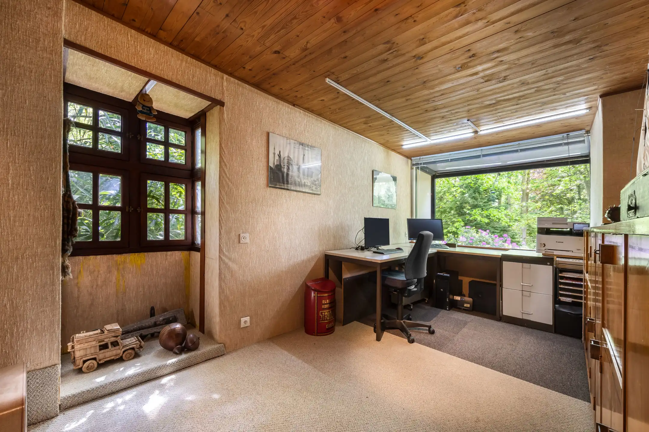 Architecturale woning in het groen met veel licht foto 16
