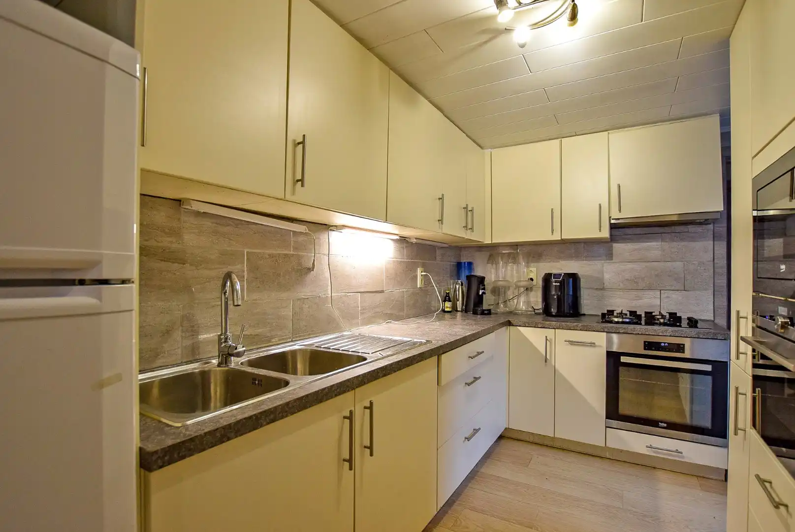 Ruim 2-slaapkamerappartement (97m²) gelegen in het centrum van De Panne.  foto 7