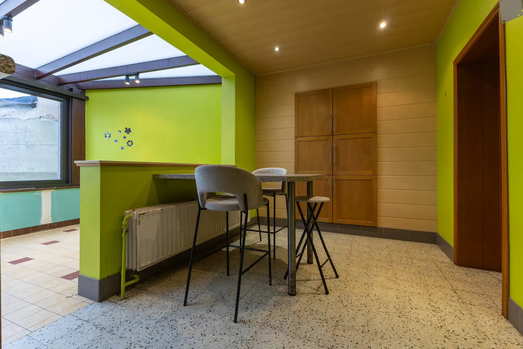 Ruime en gunstig gelegen woning met 3 slaapkamers en garage foto 10