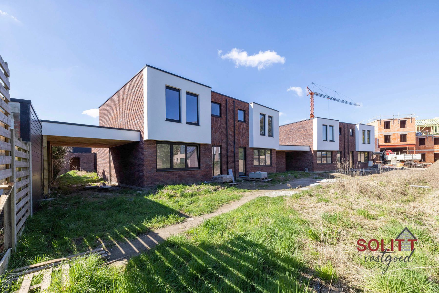 Nieuwbouwwoning nabij centrum Nijlen met o.a. 3 slaapkamers foto {{pictureIndex}}