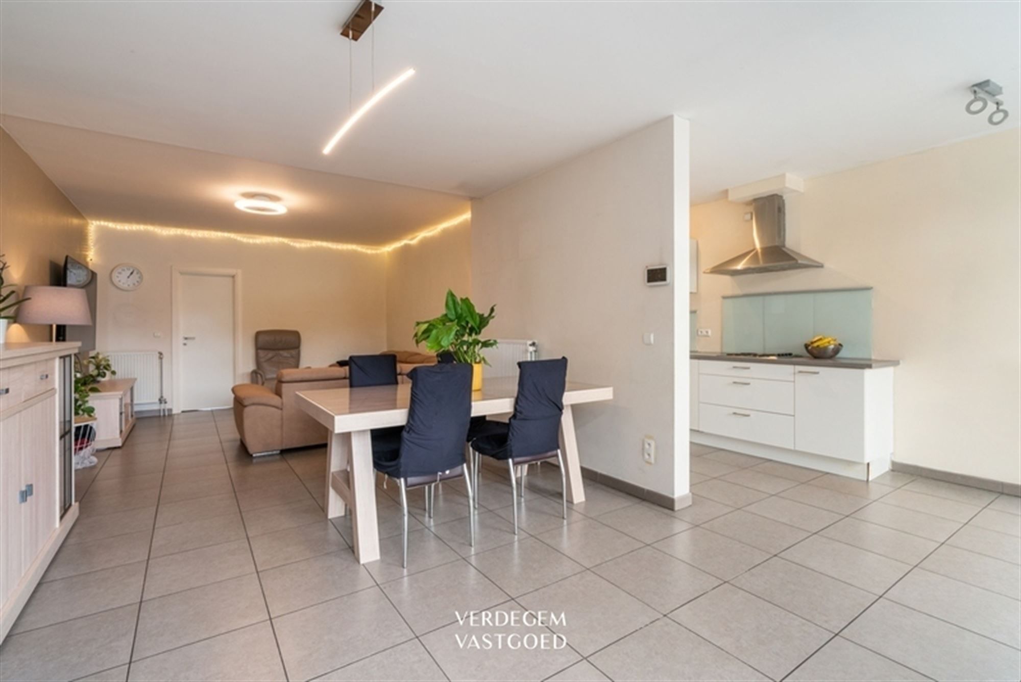 Instapklare woning met tuin, 3 slaapkamers en garage foto 4