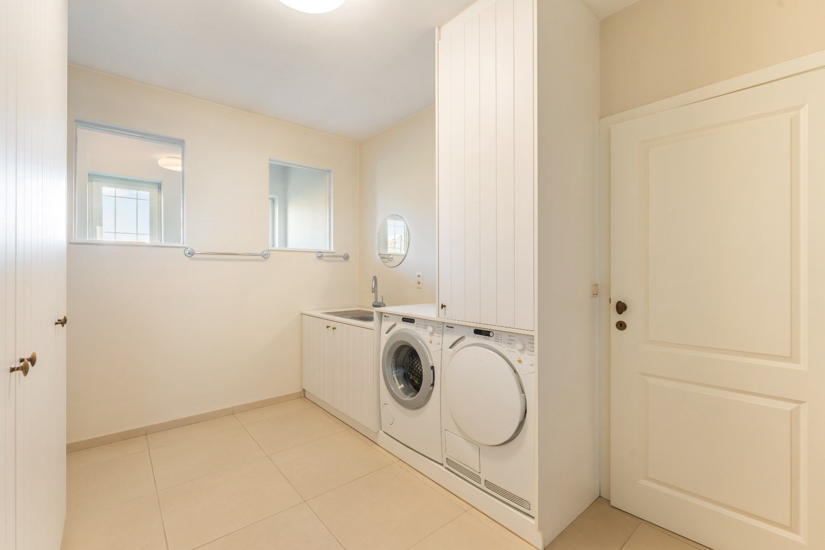 Luxueuze villa met zwembad en absolute privacy op riant perceel foto 14