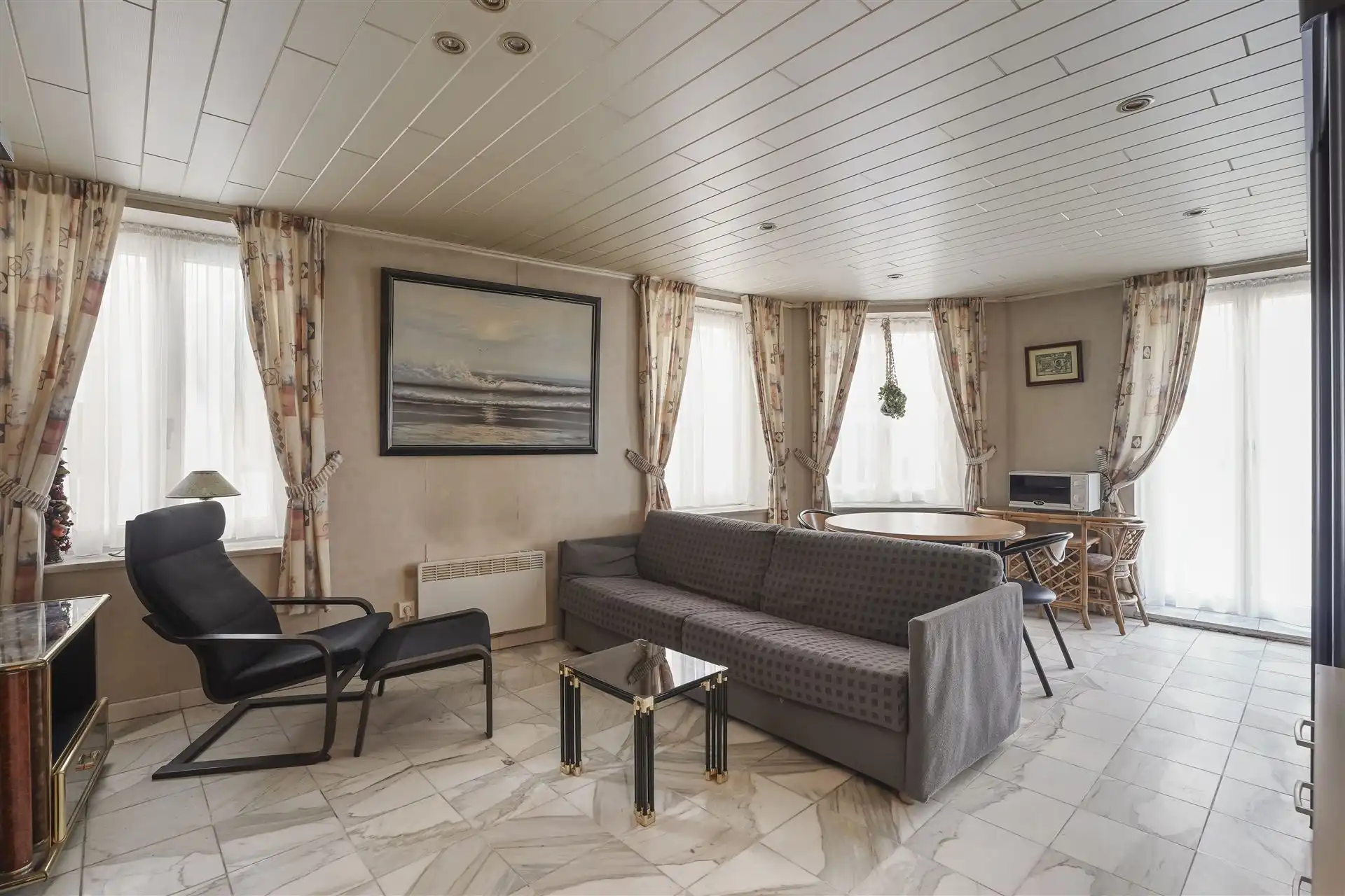 SLAAPHOEK / CENTRALE LIGGING foto 2