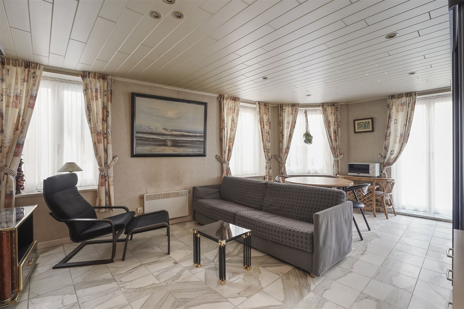 SLAAPHOEK / CENTRALE LIGGING foto 2