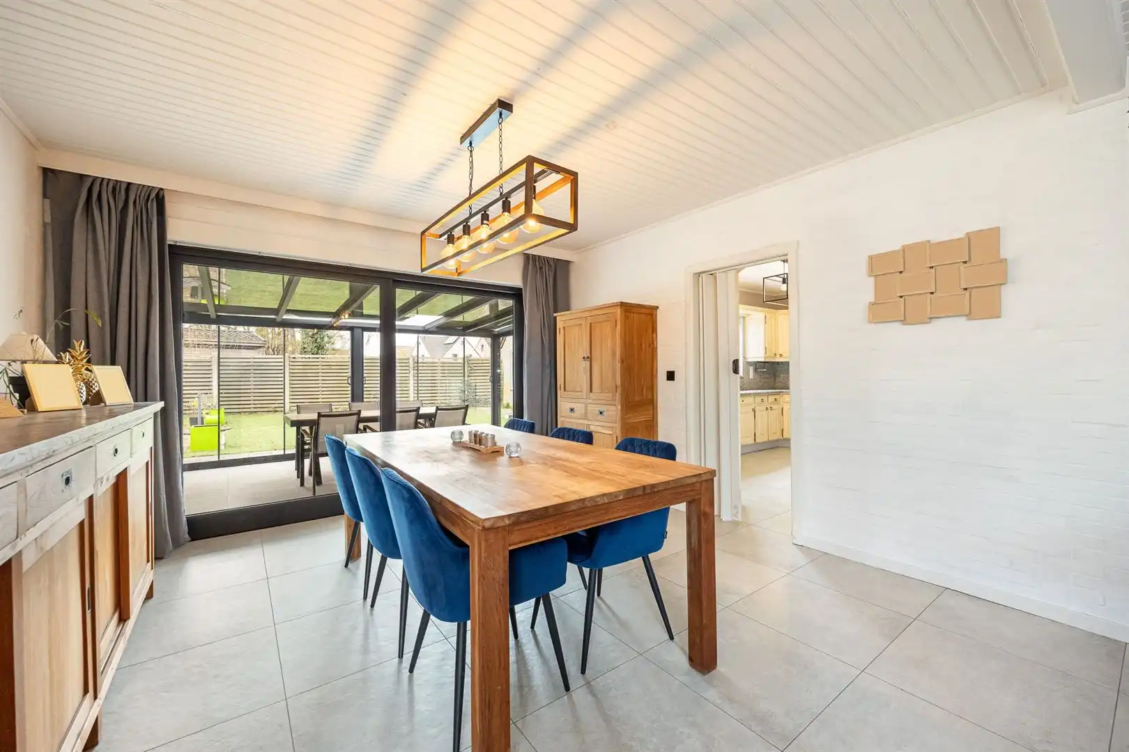 Ruime laagbouwwoning met zuidtuin in doodlopende straat. foto 3