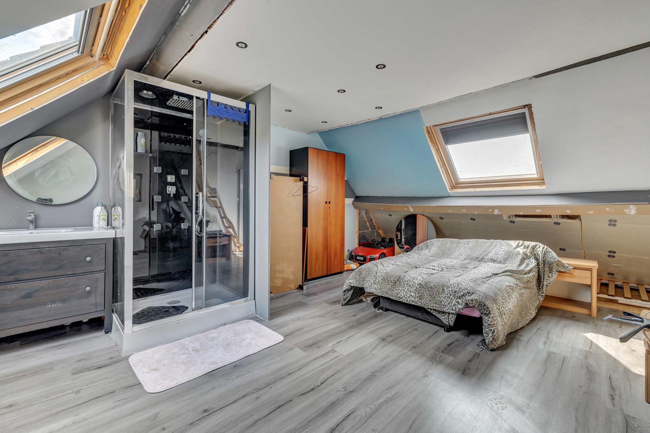 Te renoveren woning te koop in Lebbeke met garage foto 17