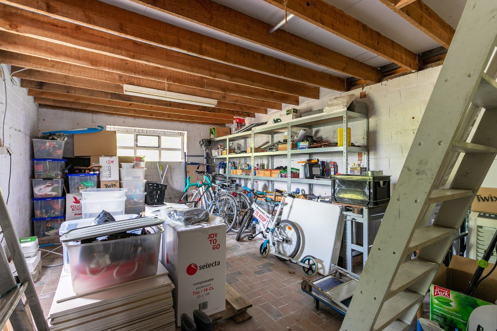 Ruime 4-gevelwoning met 3 slaapkamers, garage en uitbreidingsmogelijkheden (mog. extra slaapkamers,/hobby- of werkruimte) op 9a 39ca foto 21