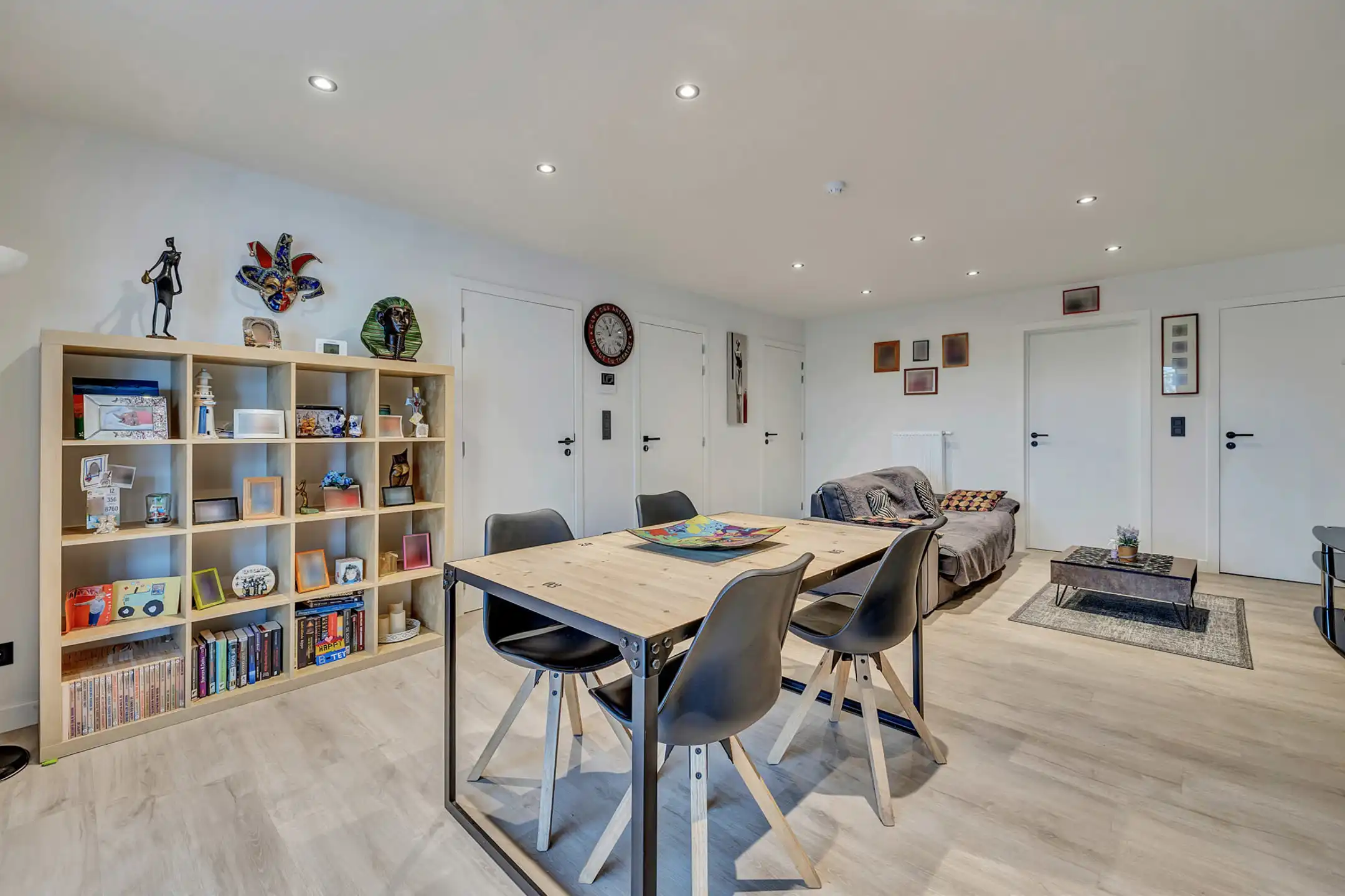 Gerenoveerd appartement met 2 ruime slaapkamers foto 4