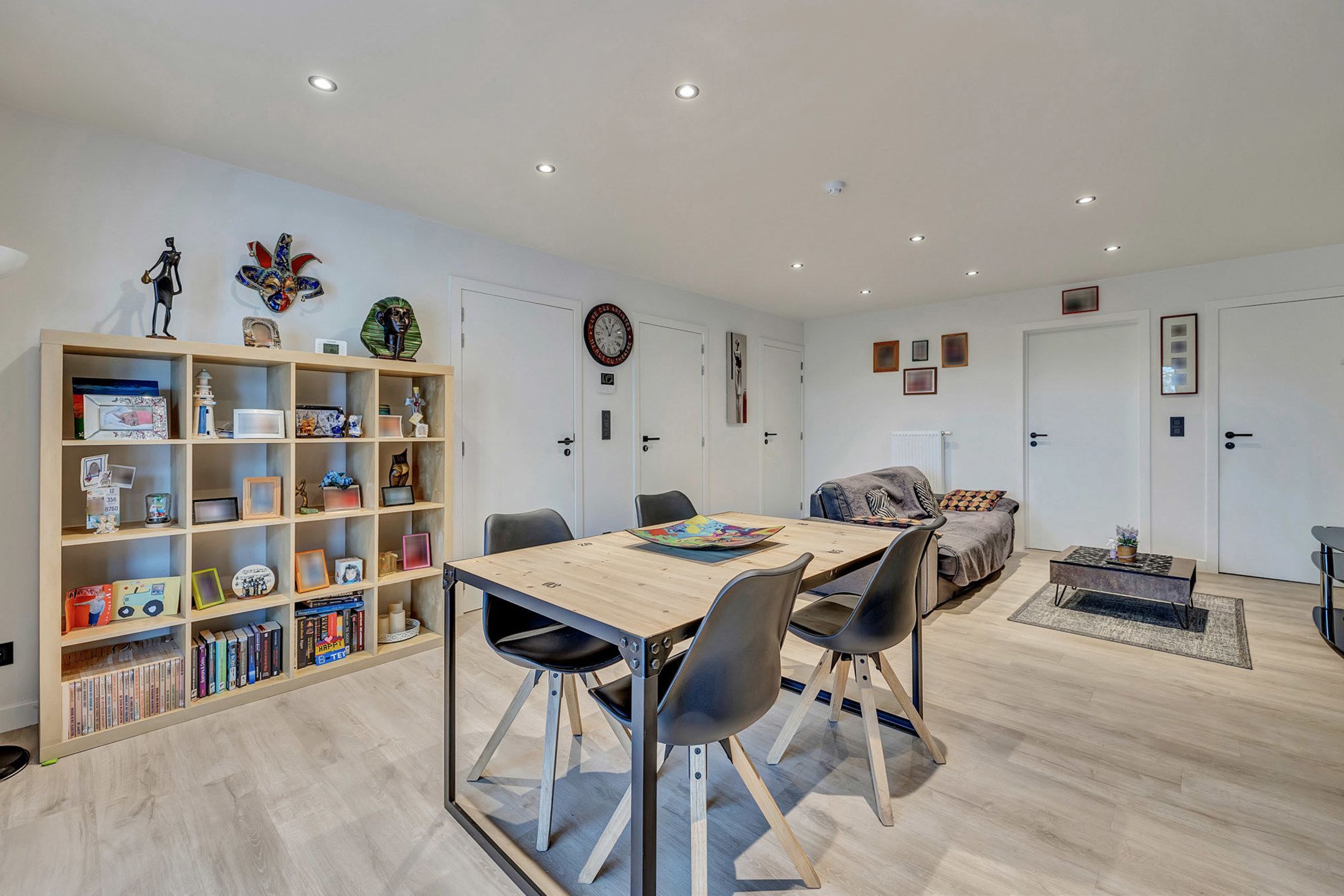 Gerenoveerd appartement met 2 ruime slaapkamers foto 4