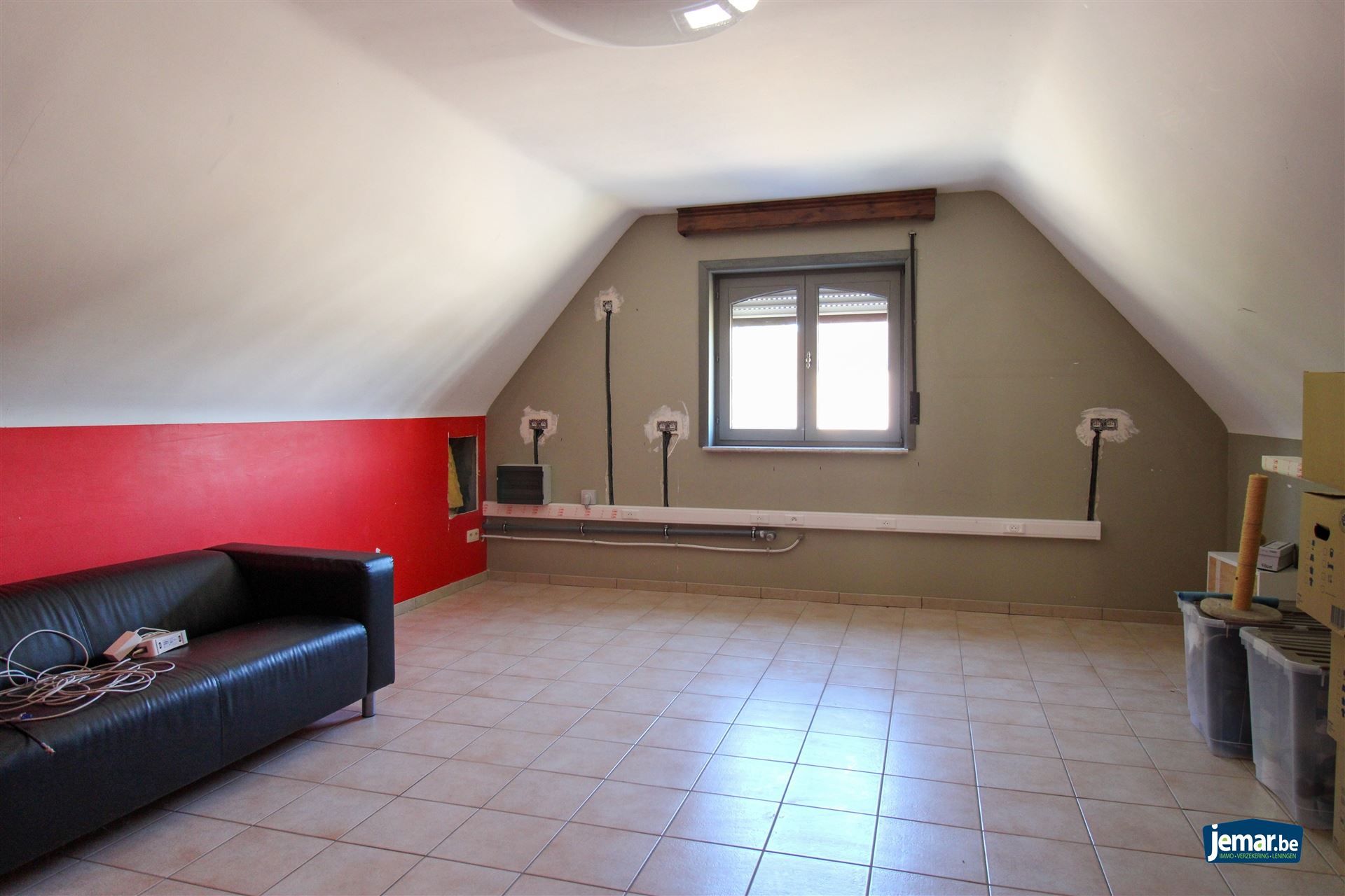 Ruime gezinswoning met 6 slaapkamers, dubbele garage en zonnige, ruime tuin – ideaal voor gezinnen en zelfstandigen! foto 14