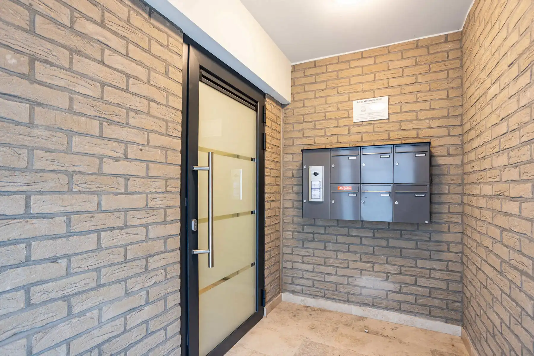Instapklaar appartement met 2 slaapkamers in centrum Aalst foto 3