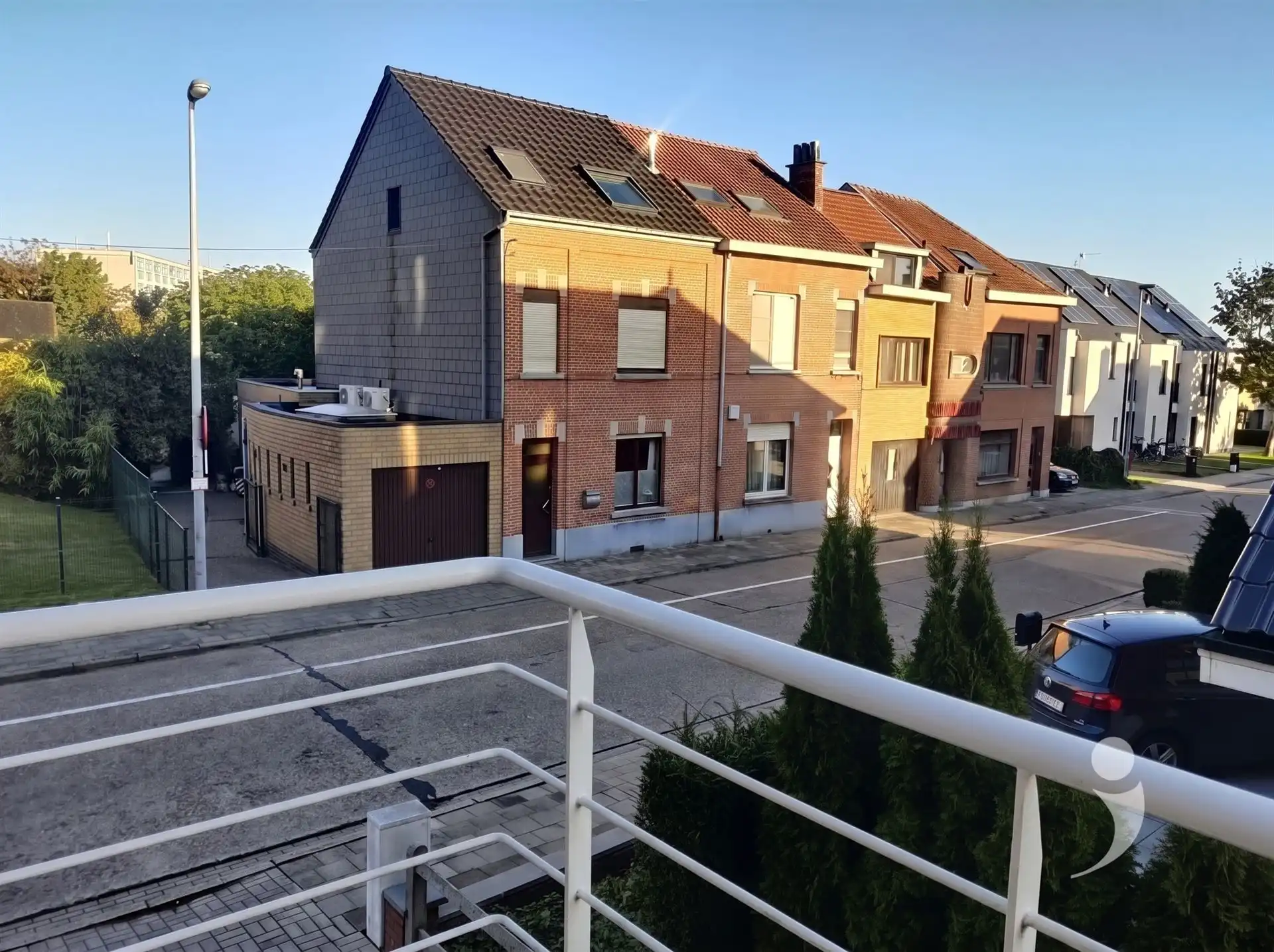 studio met autostaanplaats en kelder foto 8