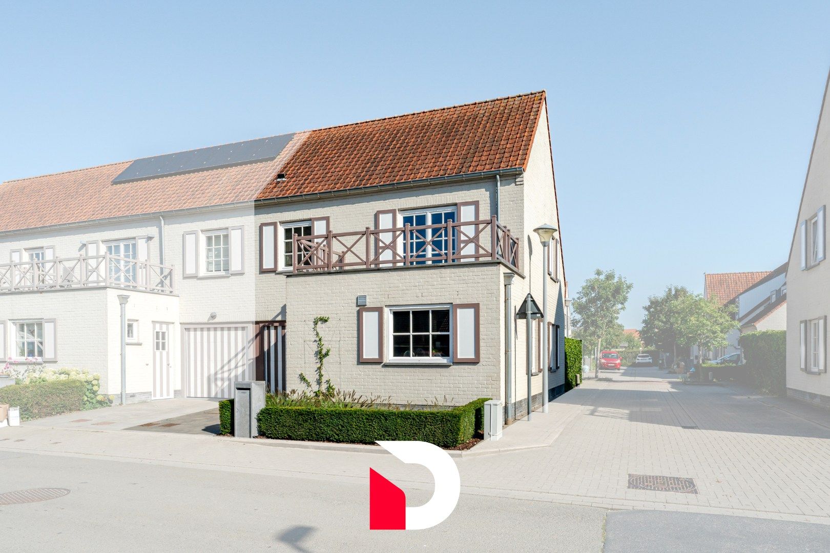 Charmante halfopen en instapklare woning in centrum Moerkerke foto 2