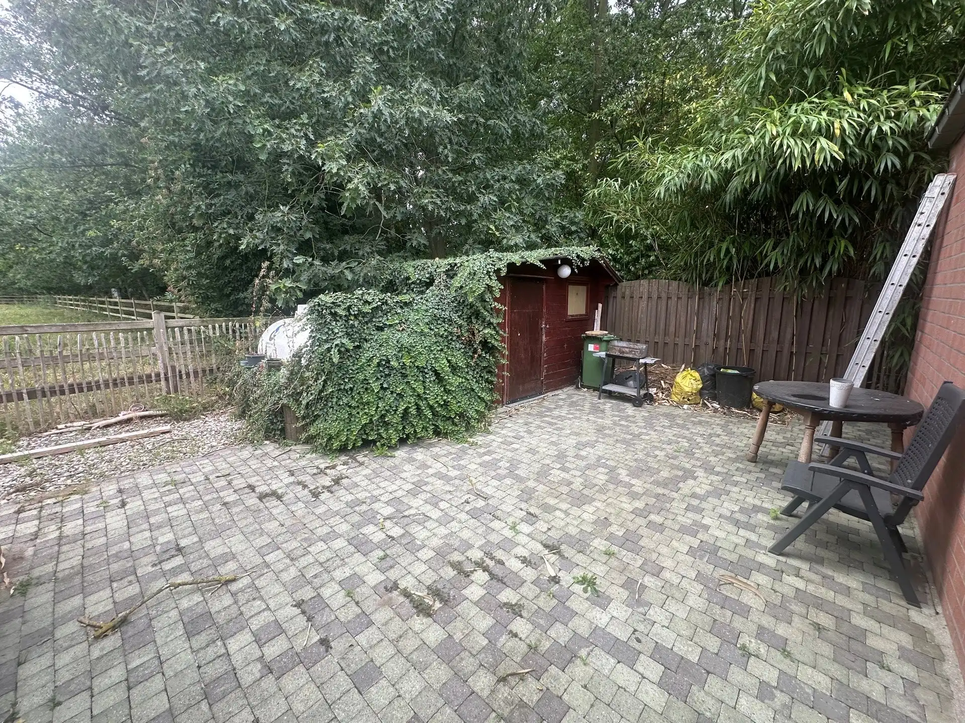 Woning met oprit en terras in het landelijke Laarne foto 9