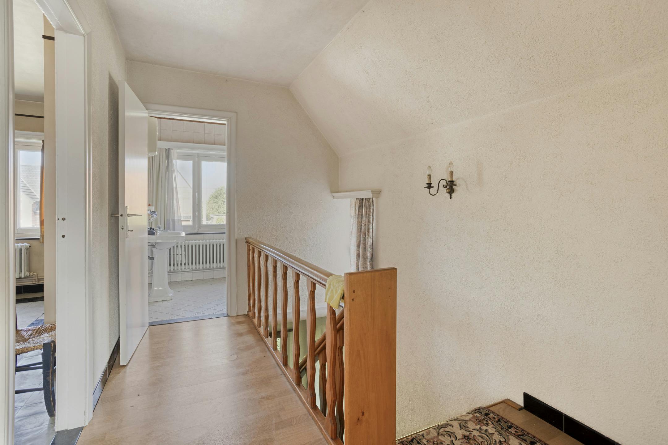 Te renoveren woning te koop net buiten het centrum van Retie foto 16