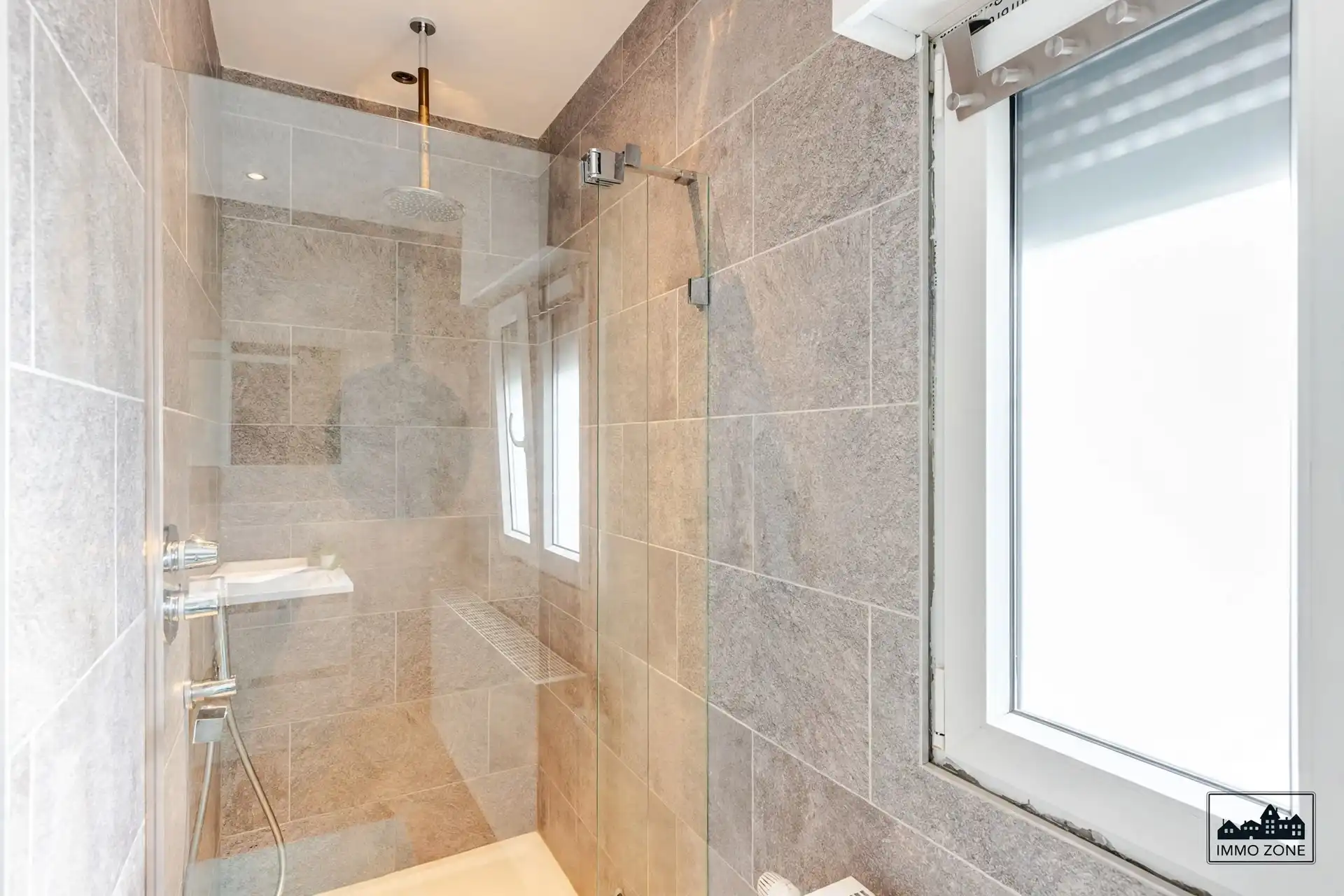 Woning met 4 slaapkamers én magazijn op toplocatie foto 14