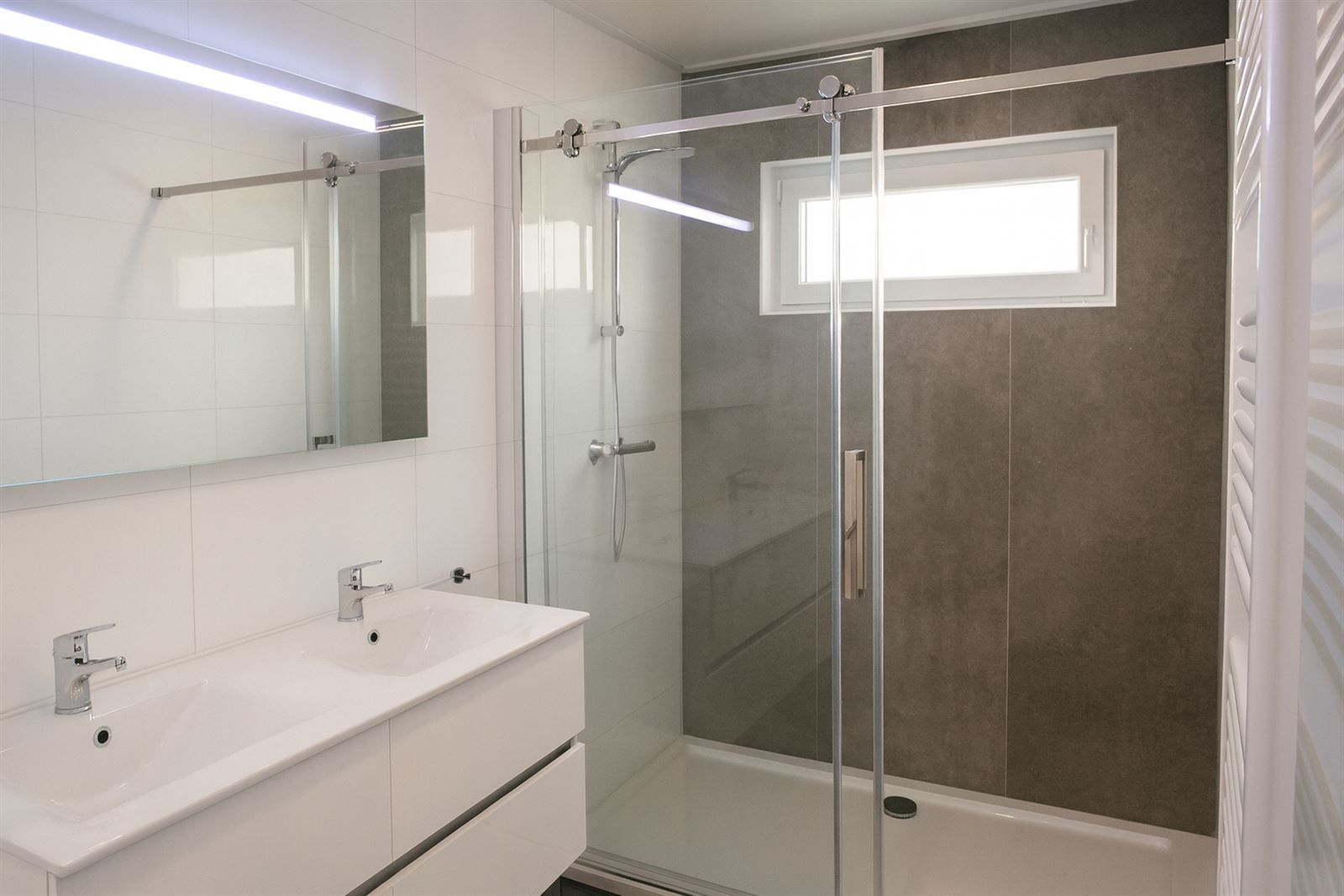 Moderne vakantie lodge mét terras foto 6