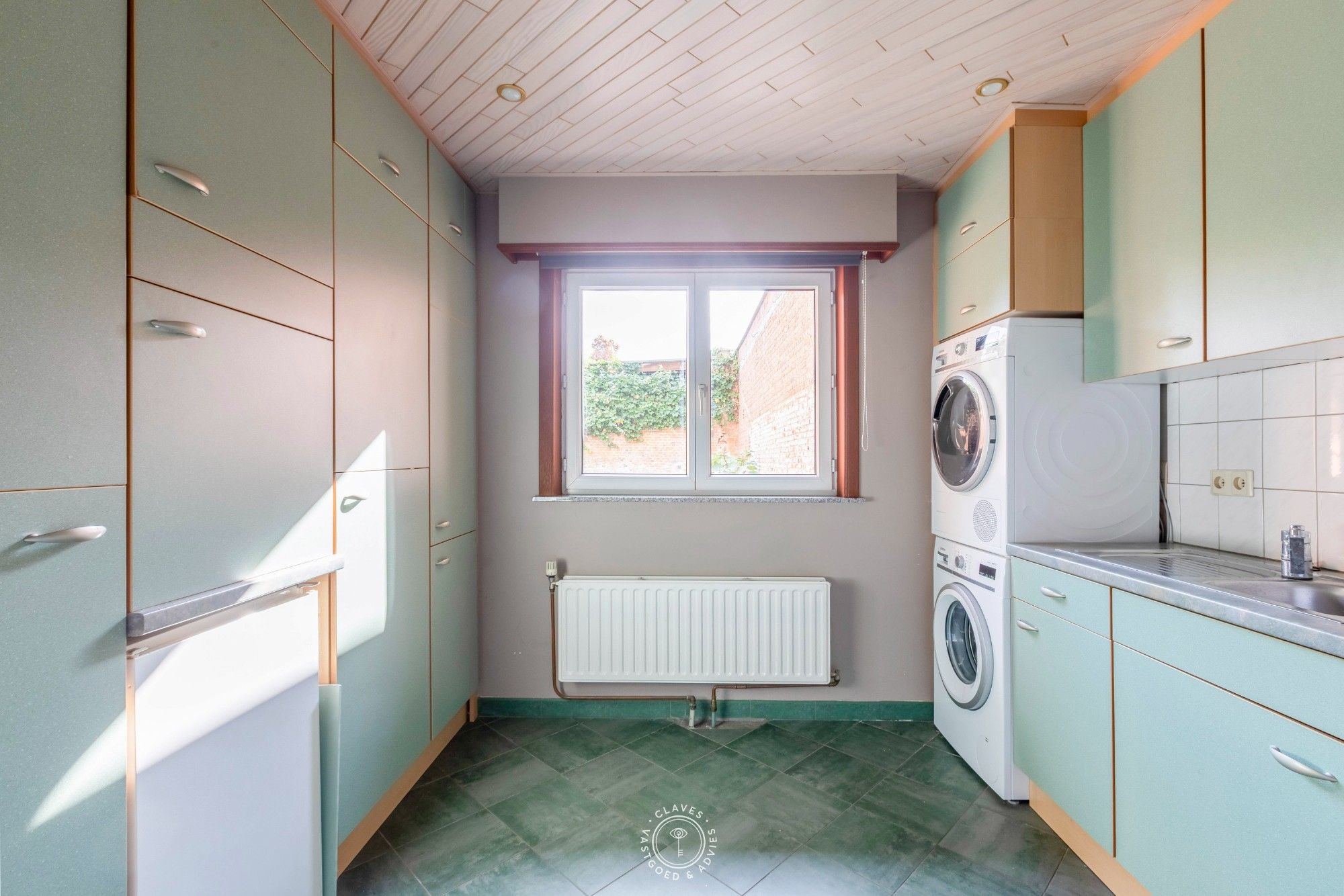 Fijne en energiezuinige woning met garage op een zeer goede locatie. foto 14