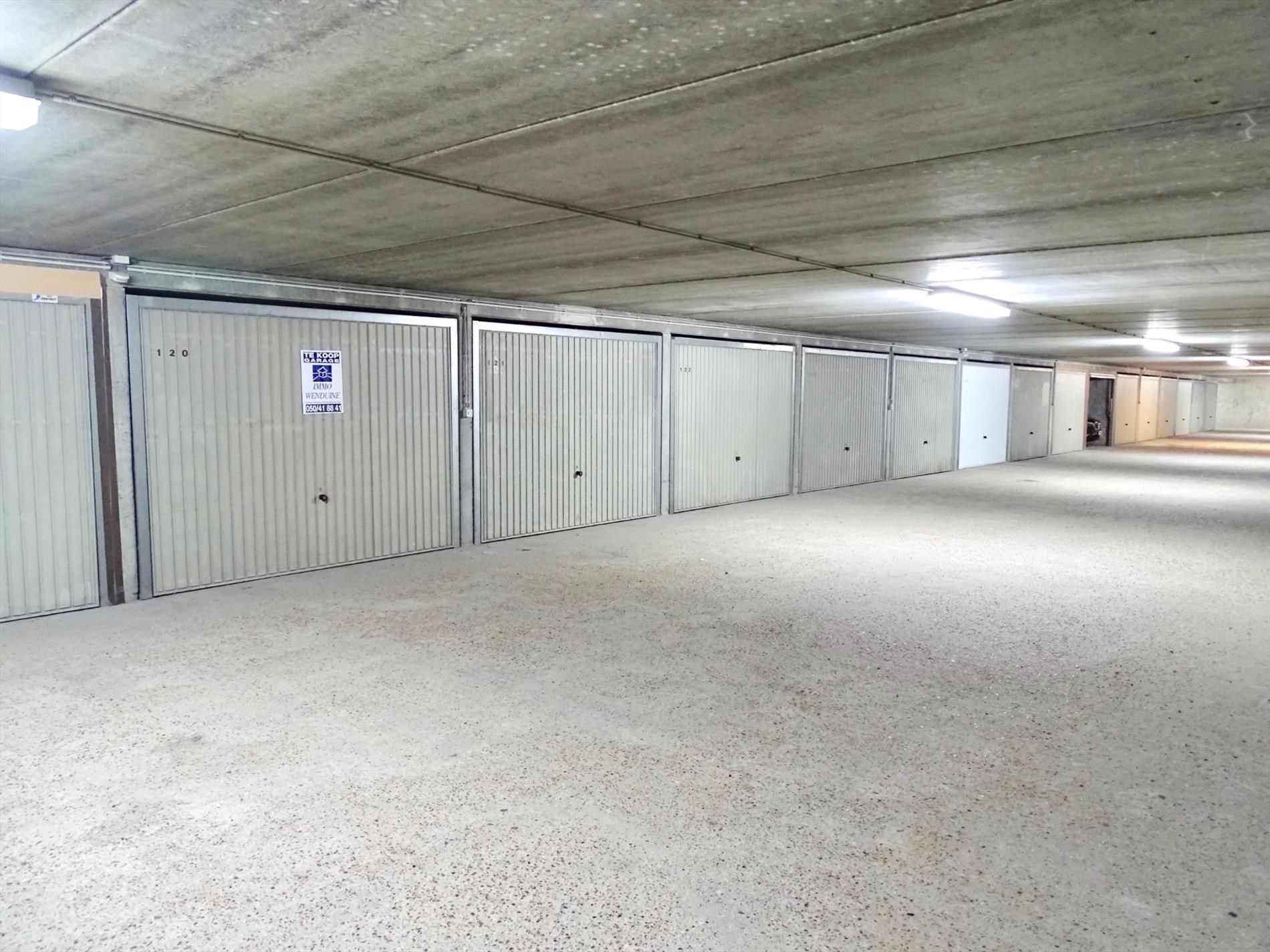 Gesloten garage - aan de Zeedijk foto 4