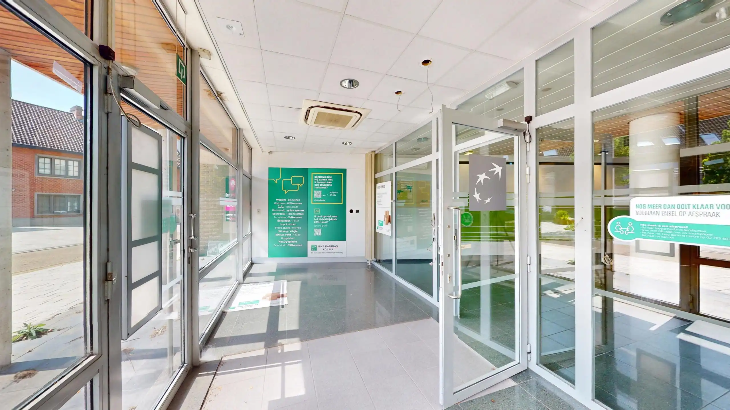 Zeer ruim kantoor op commerciële locatie in centrum Beringen foto 2