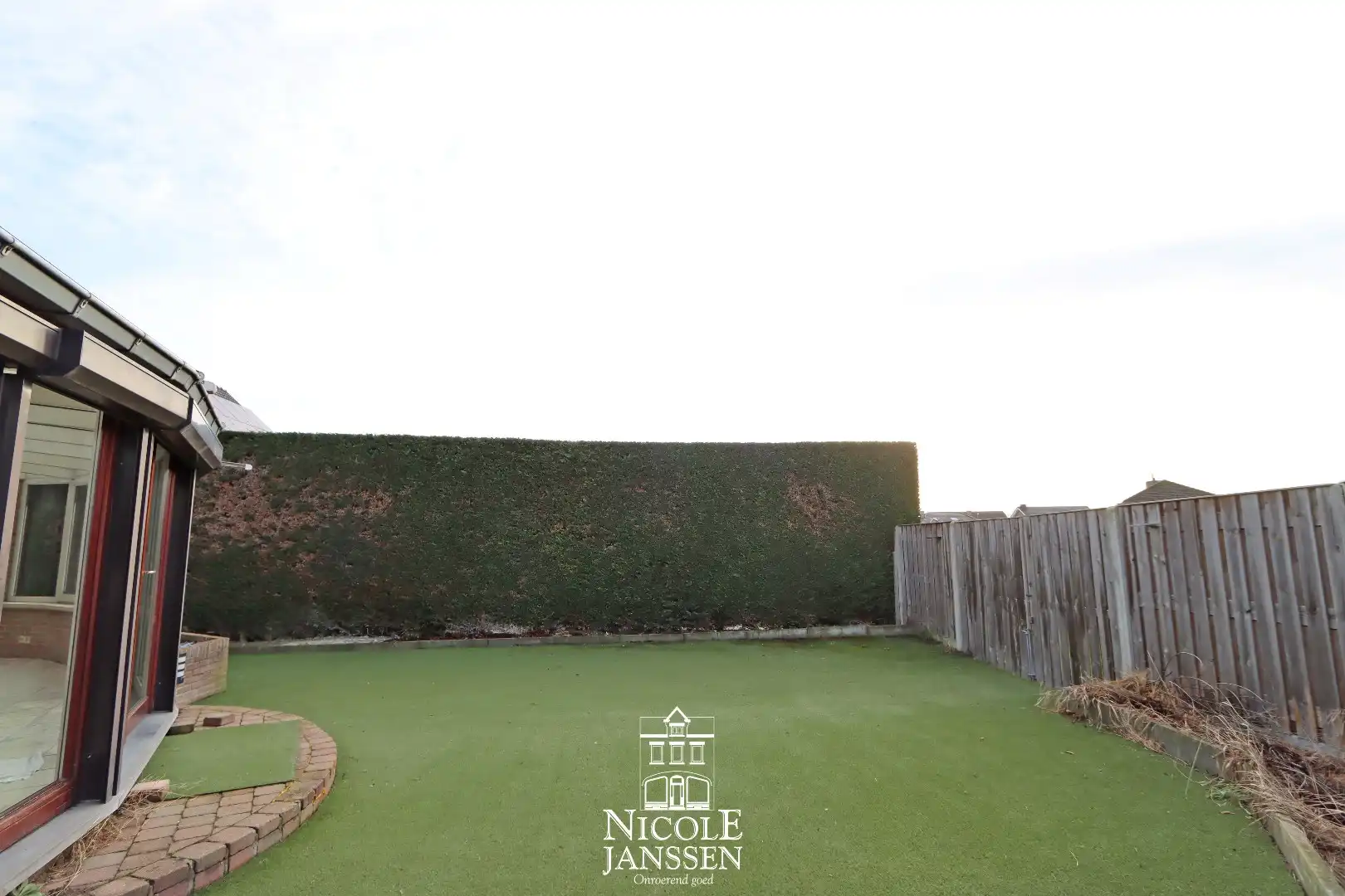 Ruime vrijstaande gezinswoning foto 18