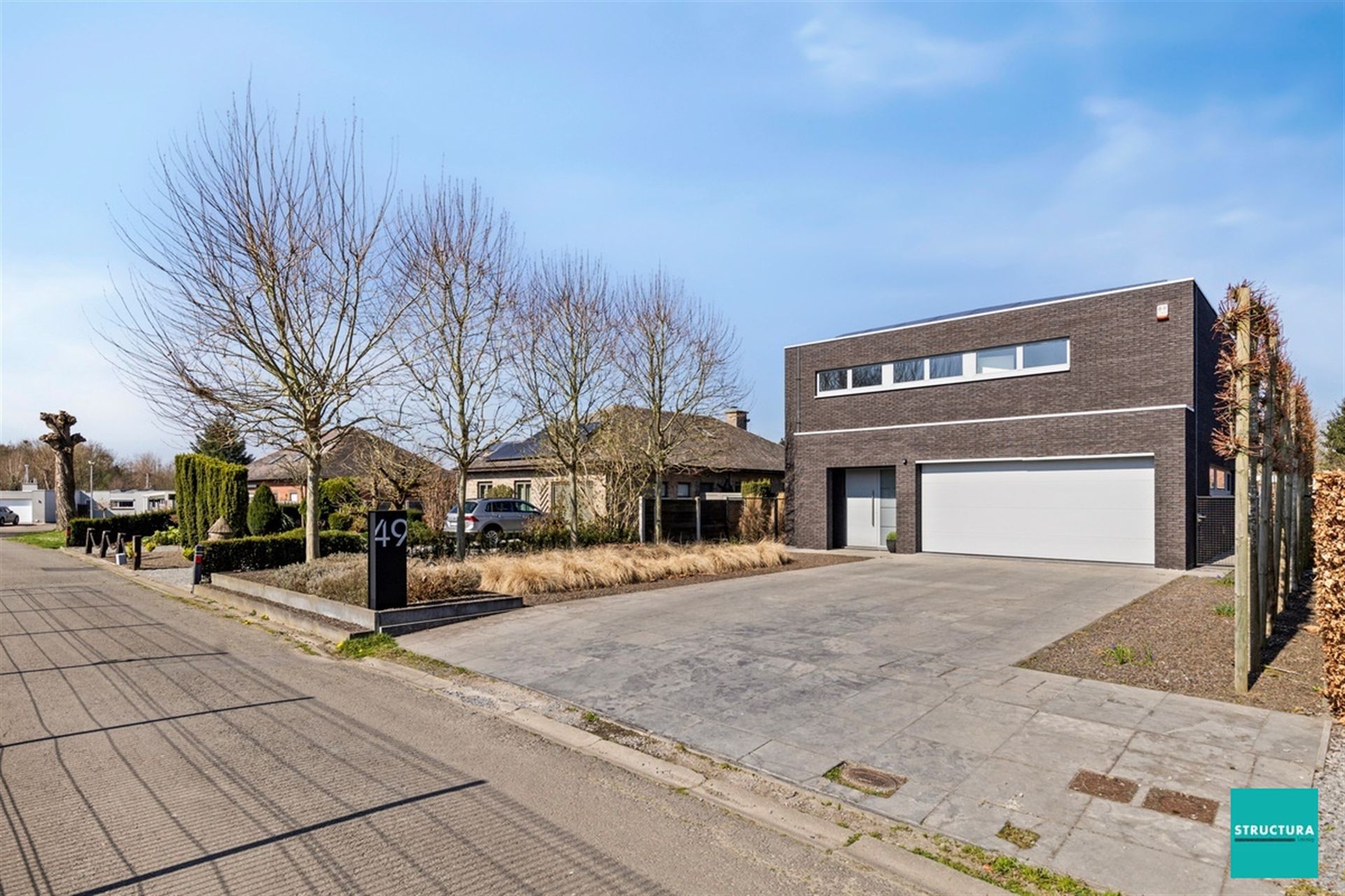 Prachtige moderne villa met zwembad en poolhouse foto 2