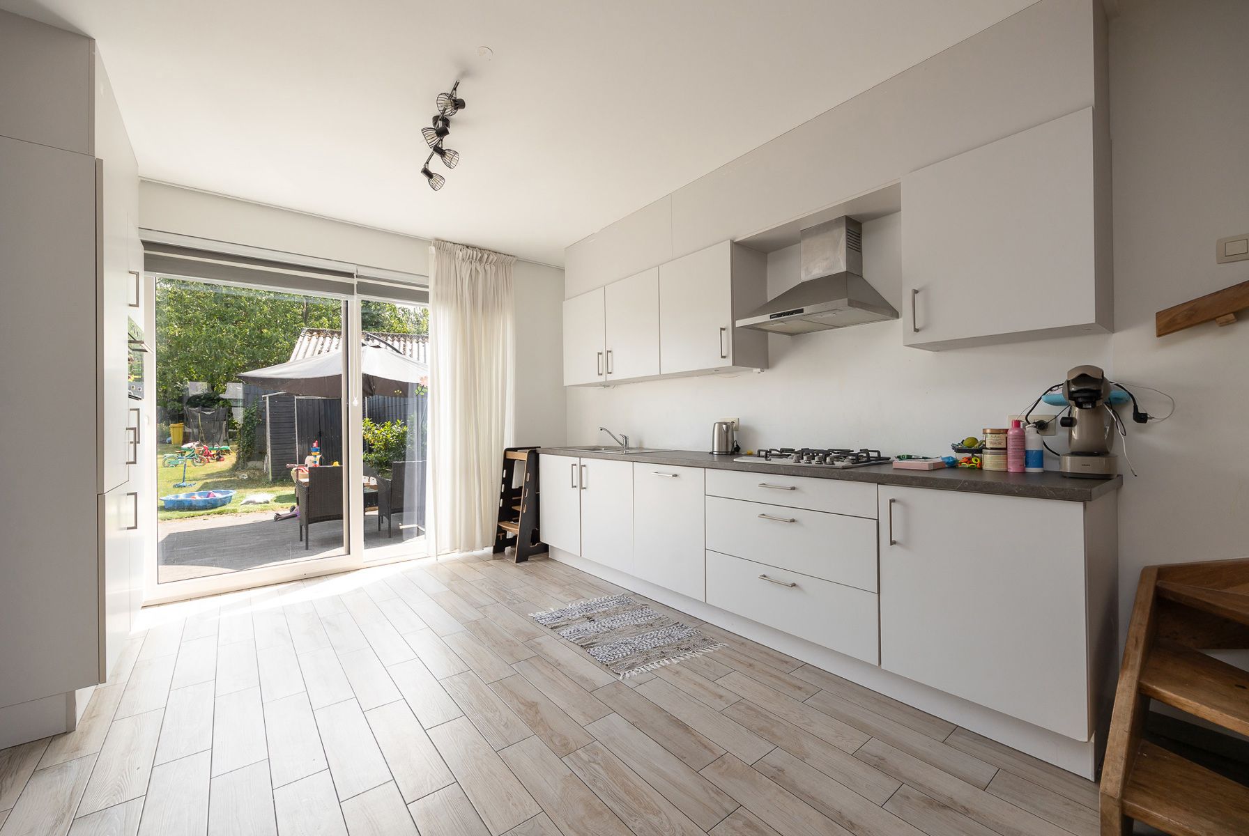 Recente energiezuinige woning met 3 slaapkamers en zuid georiënteerde tuin. foto 4