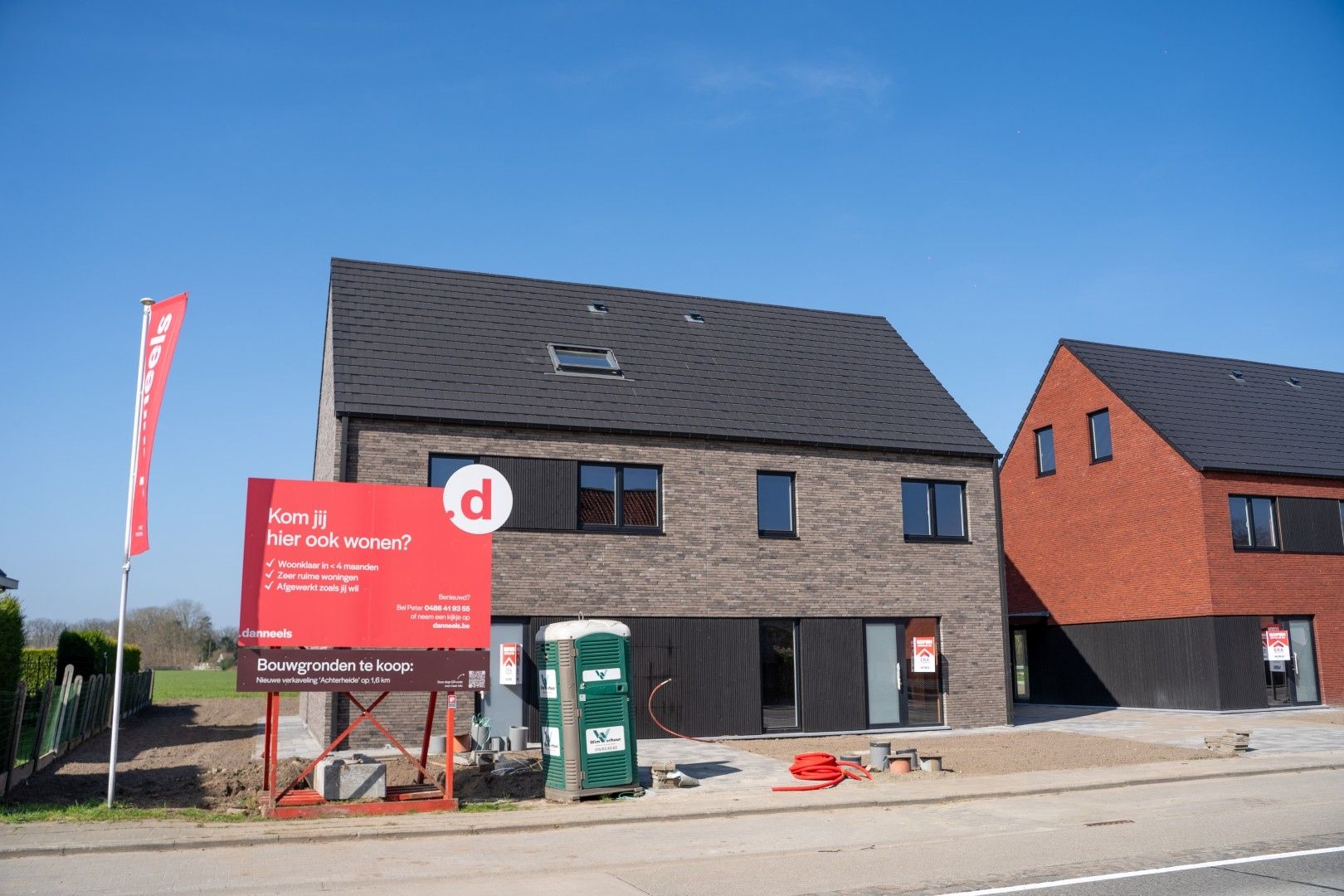 Energiezuinige halfopen bebouwing met ruime tuin foto 10