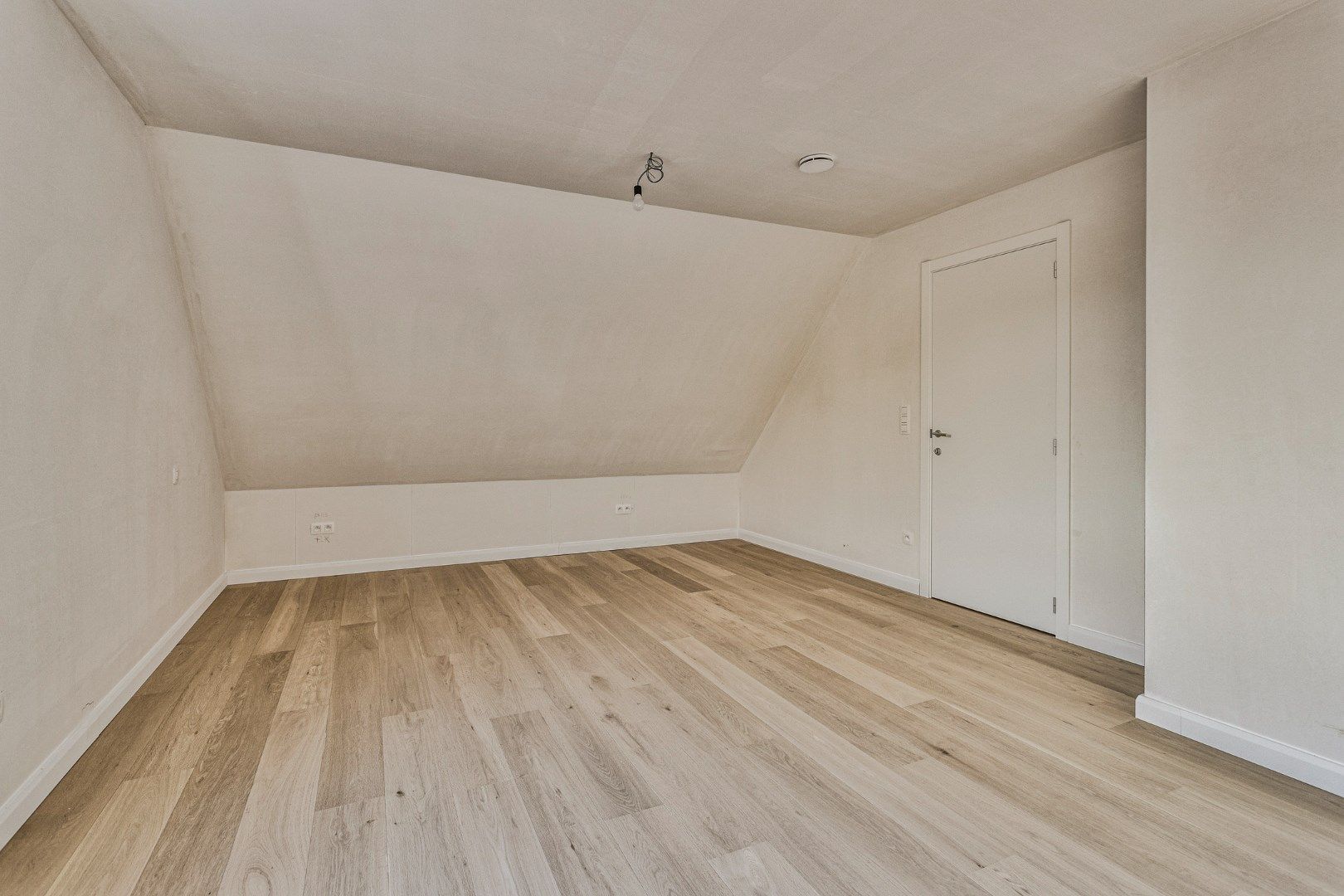 Kwalitatief afgewerkte halfopen nieuwbouwwoning met 3 ruime slpks op 412 m² te OLV Olen ! foto 22