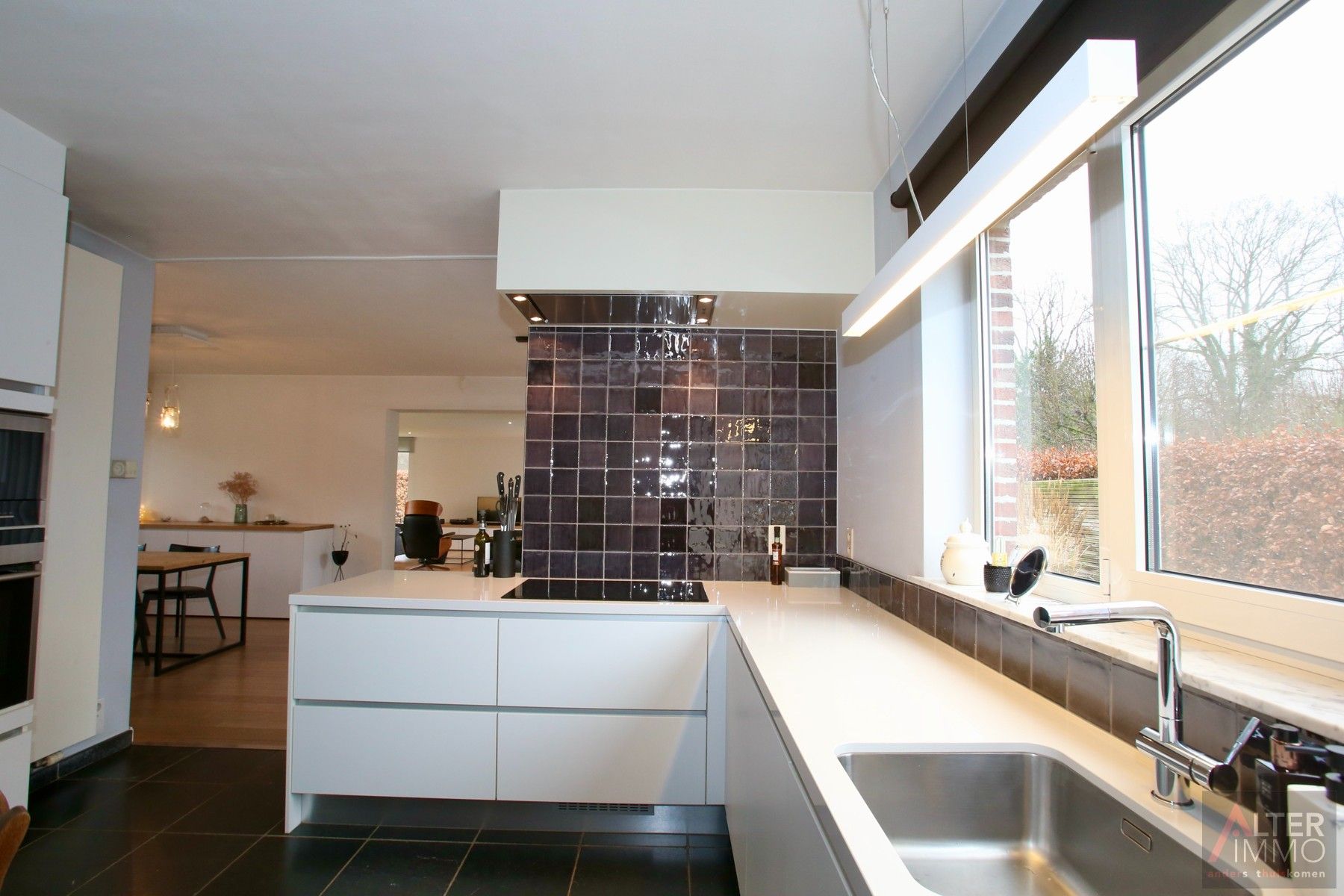 VERKOCHT! Instapklaar, gerenoveerd landhuis (205m2 NBO) met 3 slaapkamers, inpandige garage, zonnepanelen en een uitstekend EPC op een perceel van 8a 16ca - uitstekende ligging vlakbij Zolder centrum. foto 14