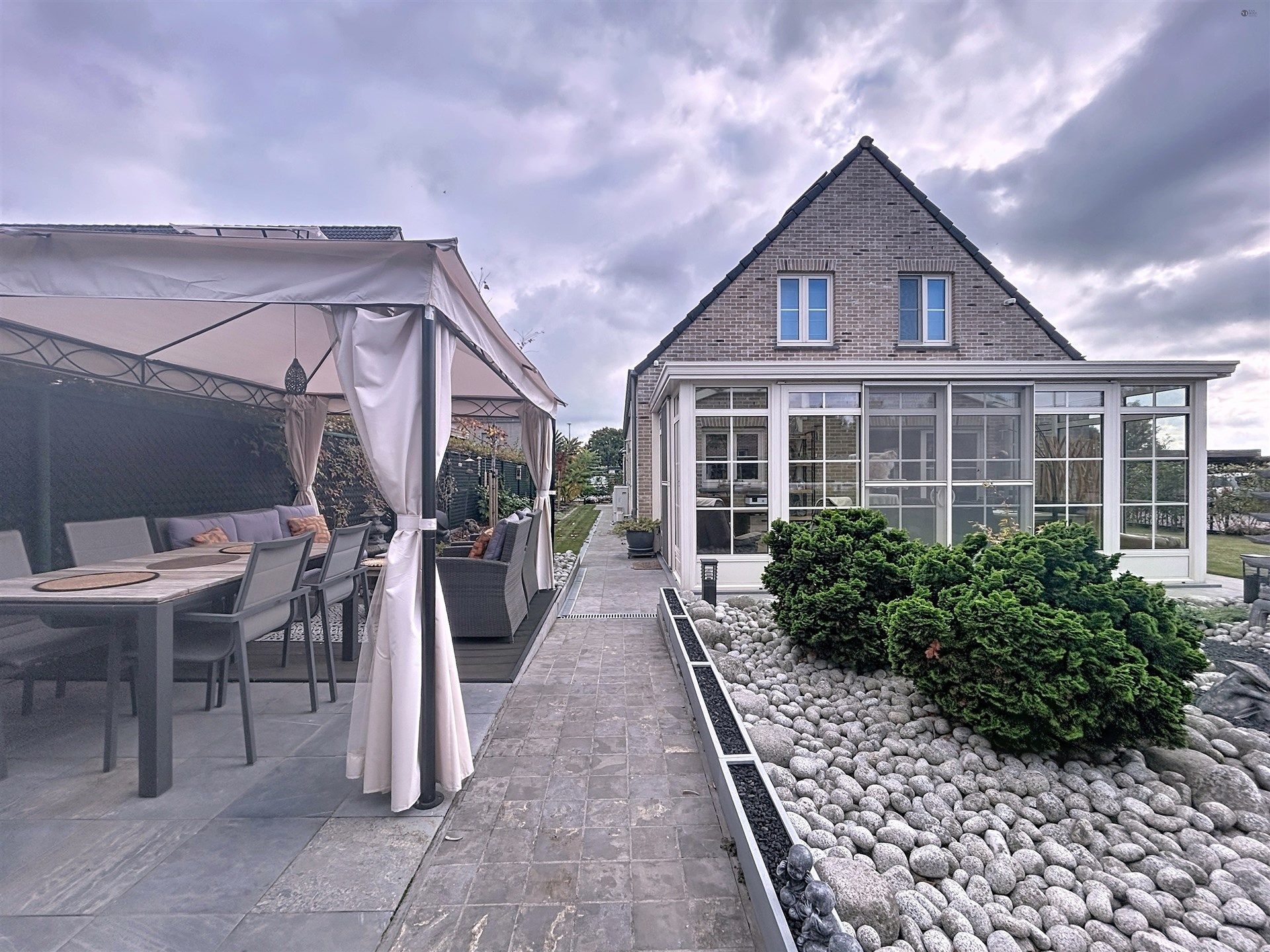 Open bebouwing met 3 slaapkamers en garage op perceel van 644m² foto 21