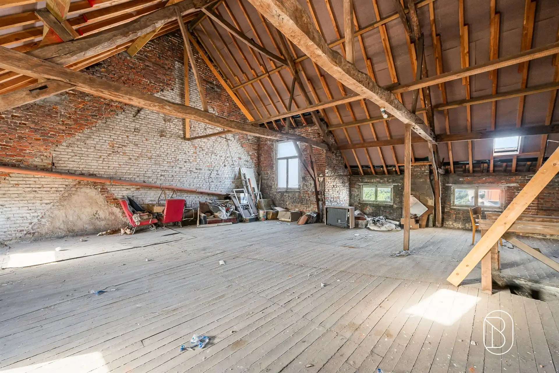 Commercieel gelegen winkel, woonst, magazijn en bouwgrond foto 19