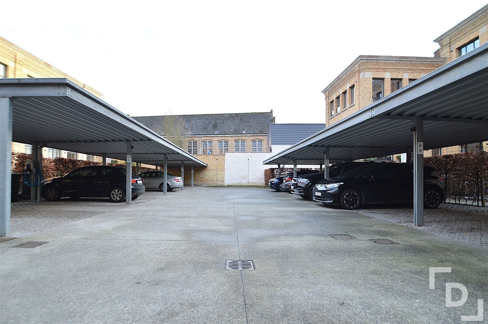 Duplex appartement in loftstijl in Ieper centrum foto 17