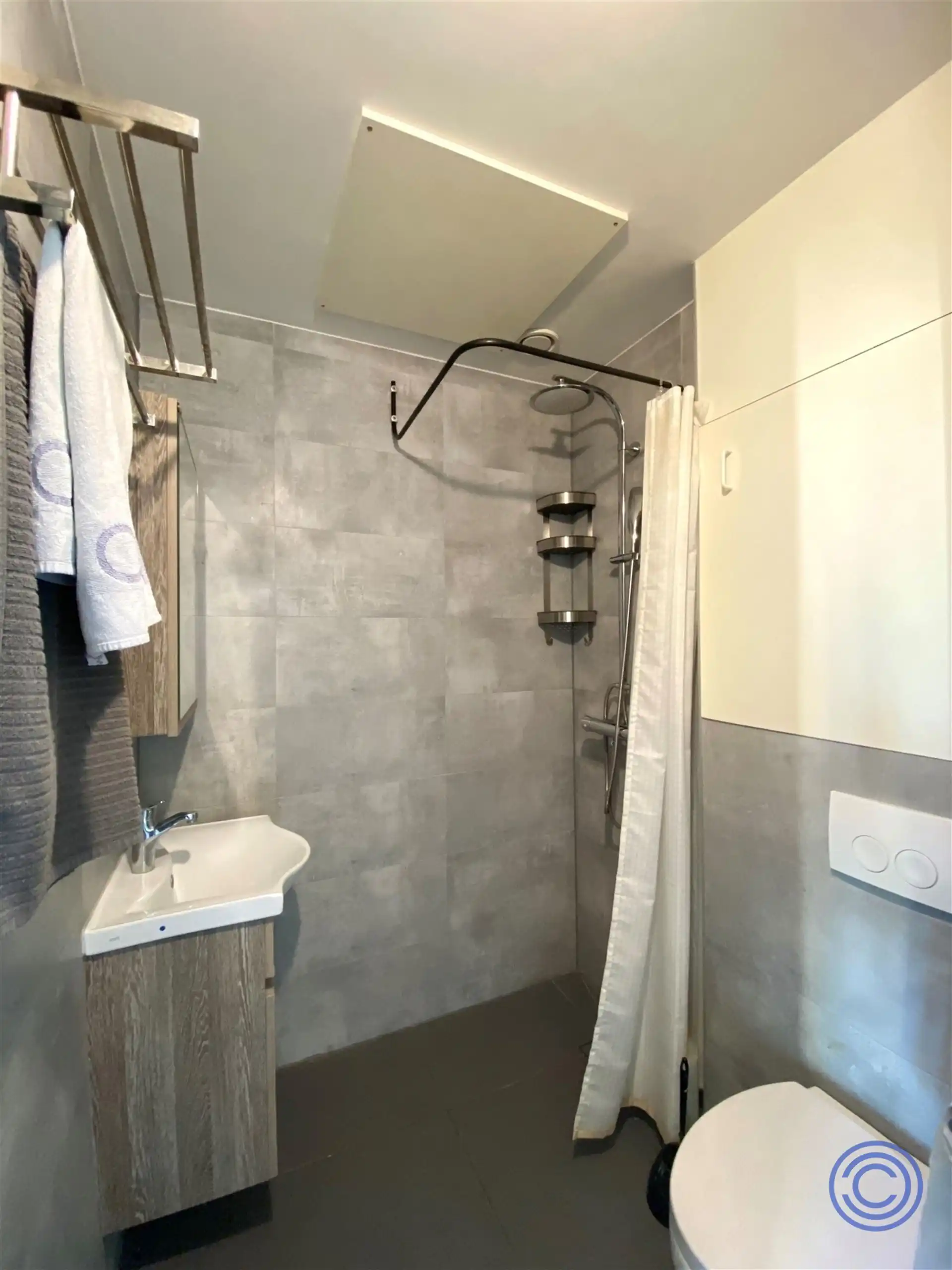 Studio met balkon op ideale locatie vlakbij Marnixplein.  foto 7