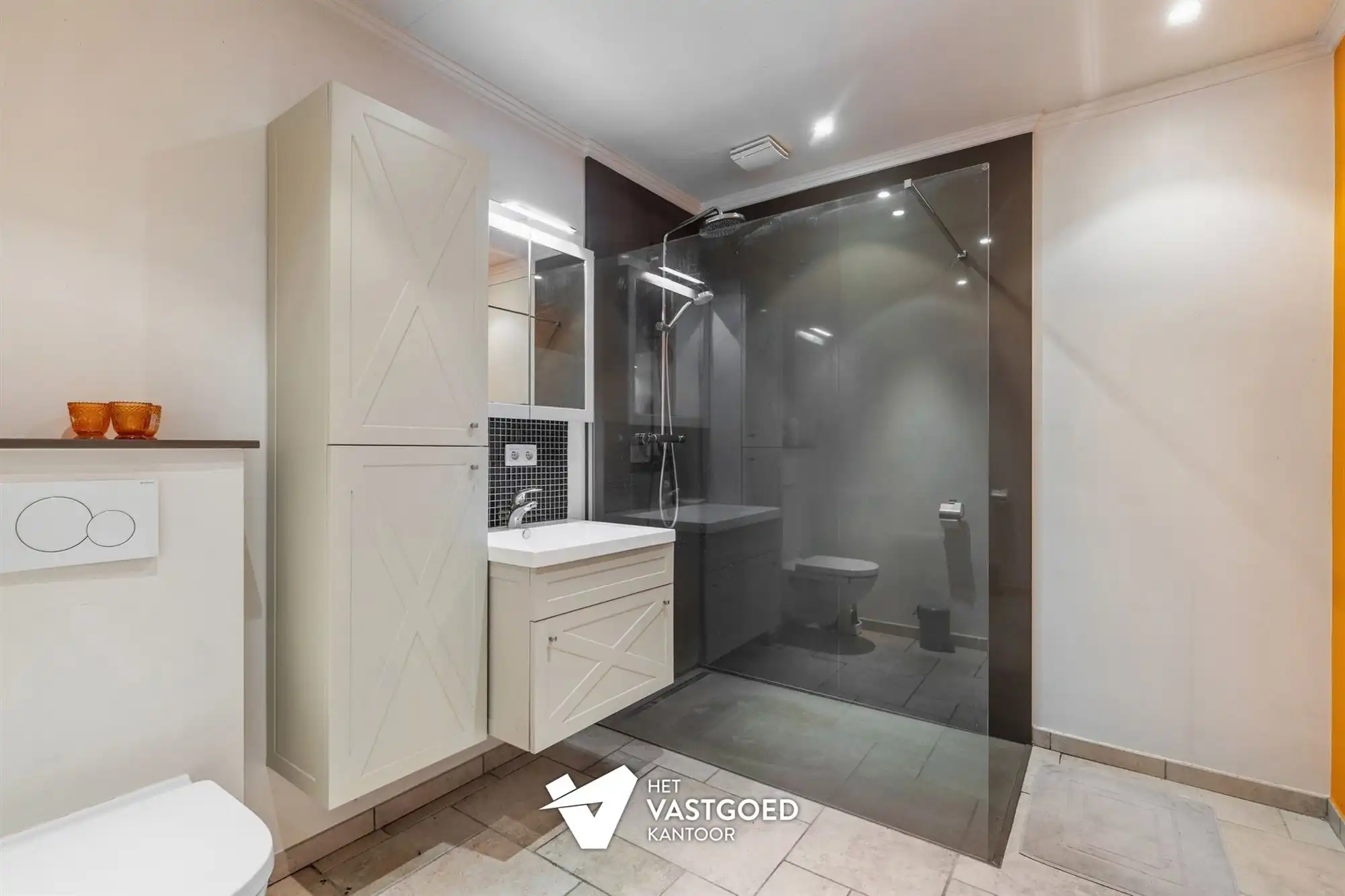 PERFECT ONDERHOUDEN GELIJKVLOERS APPARTEMENT (135M²) MET 2 SLAAPKAMERS + DRESSING EN TERRAS TE LAAKDAL foto 19