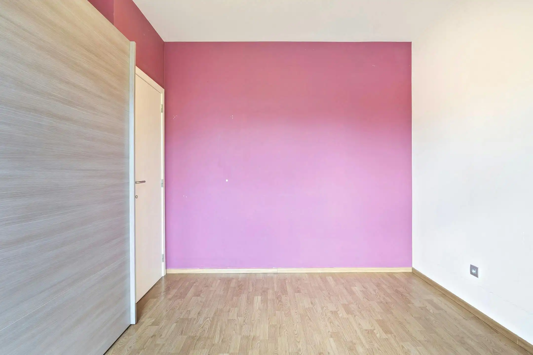 Ruim en lichtrijk appartement nabij Oude Dokken te Gent foto 9