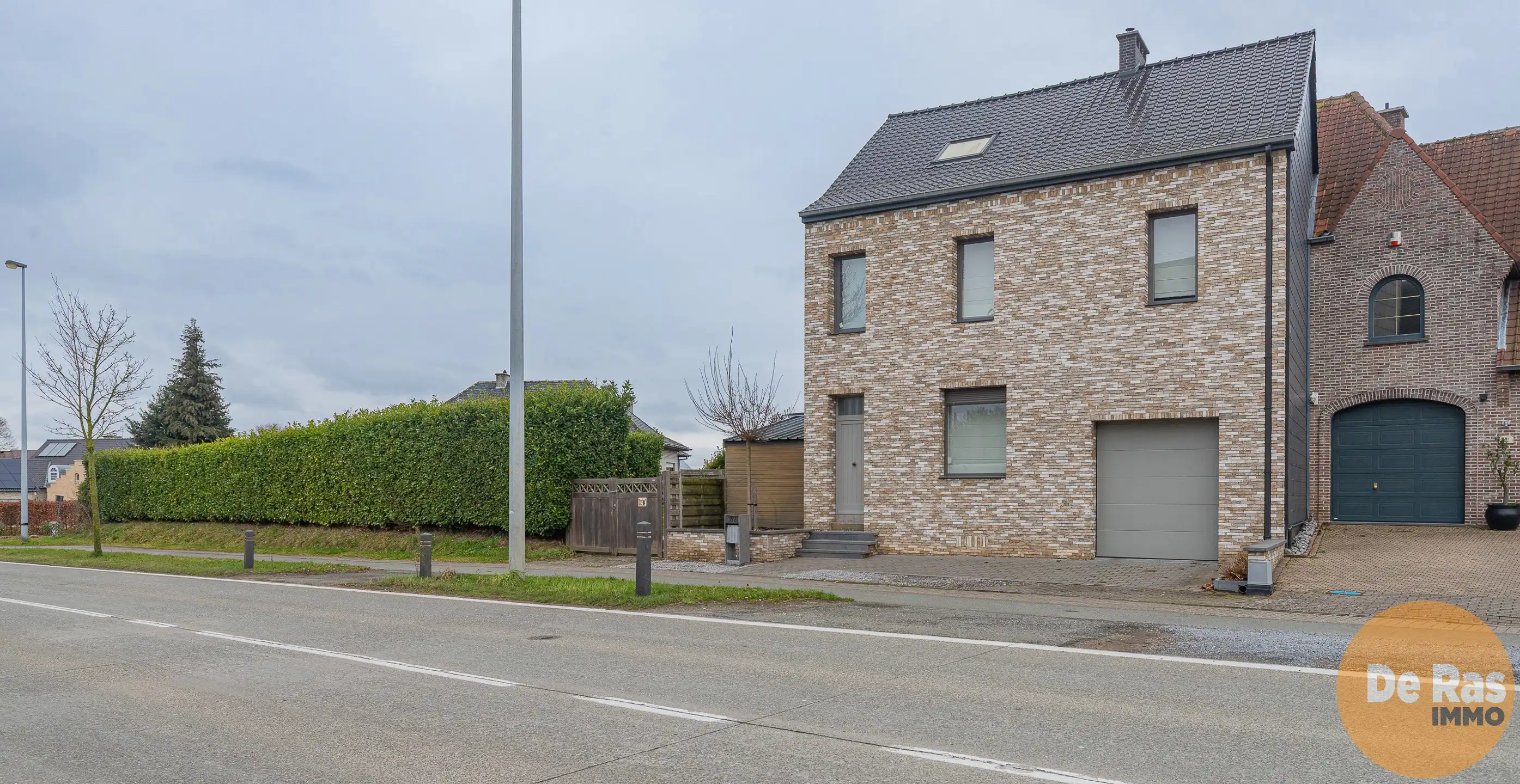 DENDERLEEUW - instapklare woning op centrale ligging! foto {{pictureIndex}}