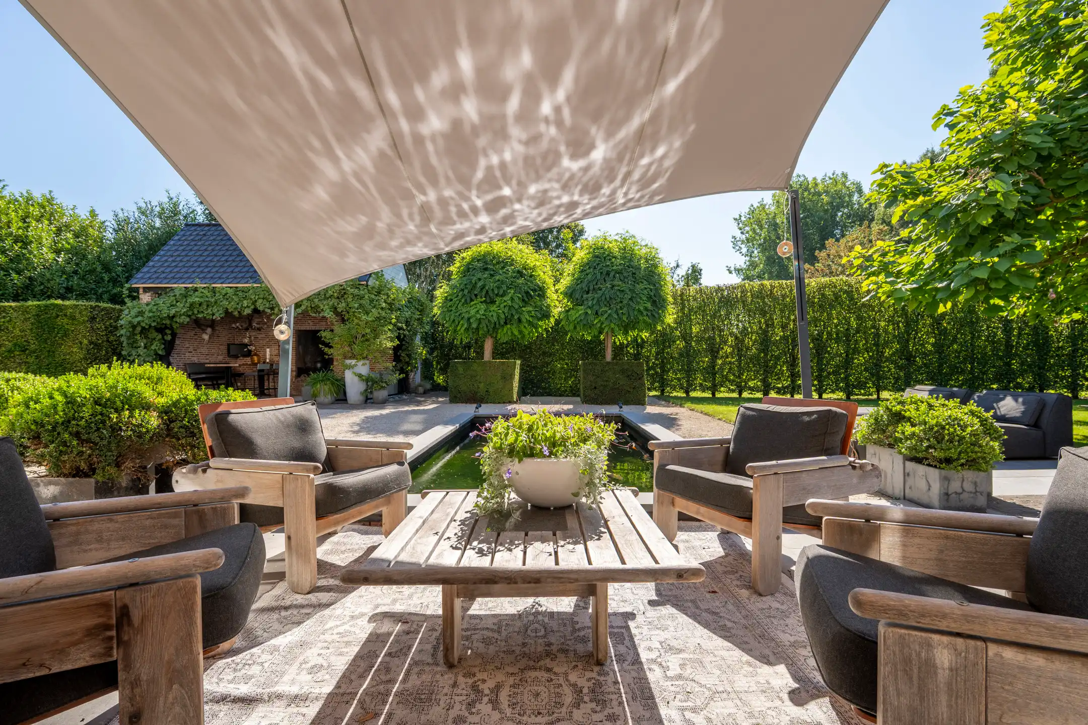 Luxe  villa met een oppervlakte van 475m²  op 1.383m² grond. foto 4