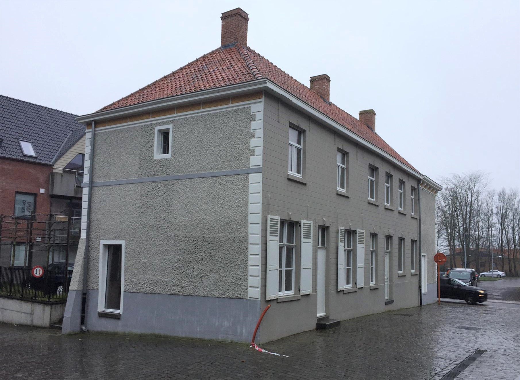 ‘Huis Maes’ is een renovatieproject in een herenhuis bestaande uit 2 ruime appartementen met hoogwaardige afwerking. foto 4