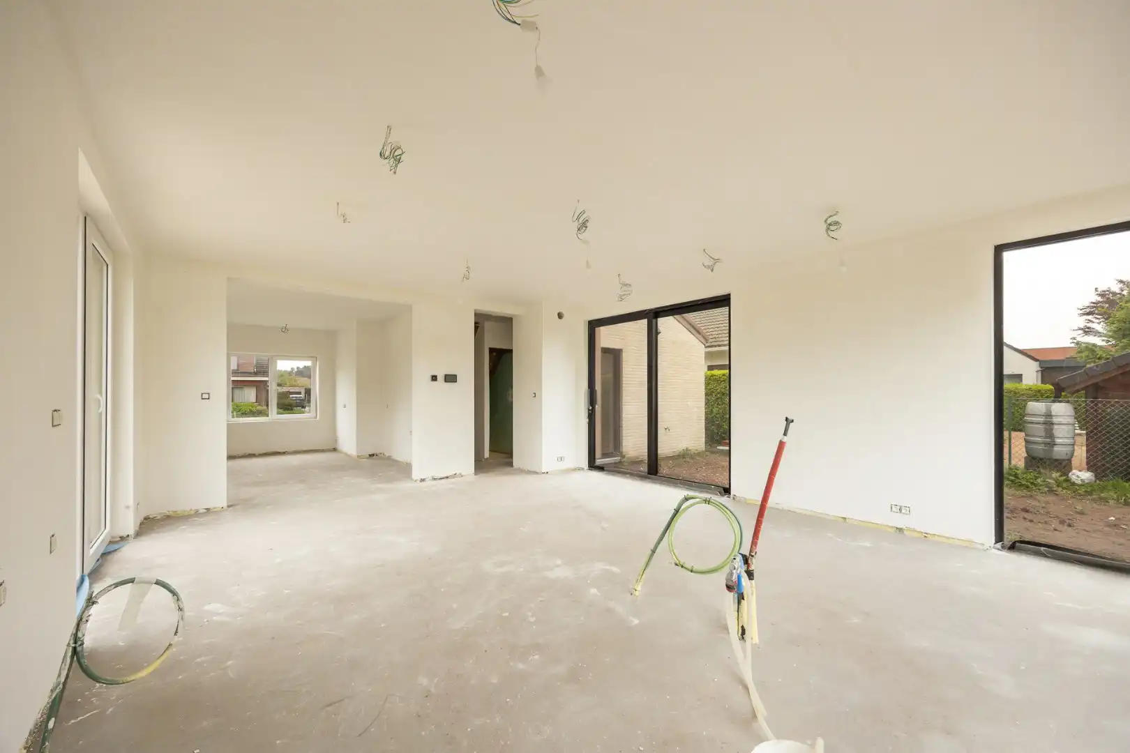 Vernieuwbouwwoning met ruim nieuwbouwmagazijn van 155 m² foto 13