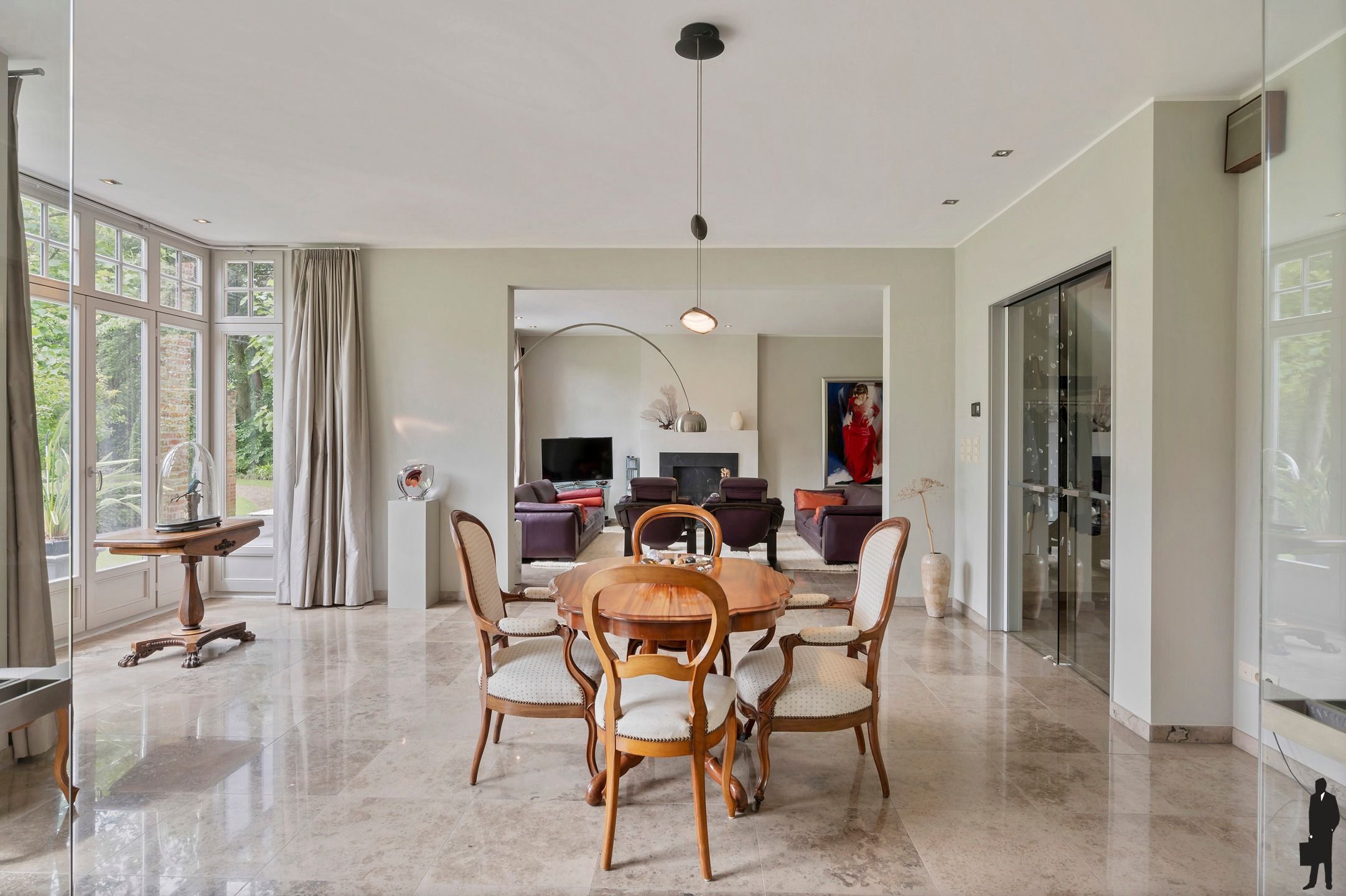 Unieke en zéér centraal gelegen villa op een parkdomein van ca. 9.847 m²! foto 7