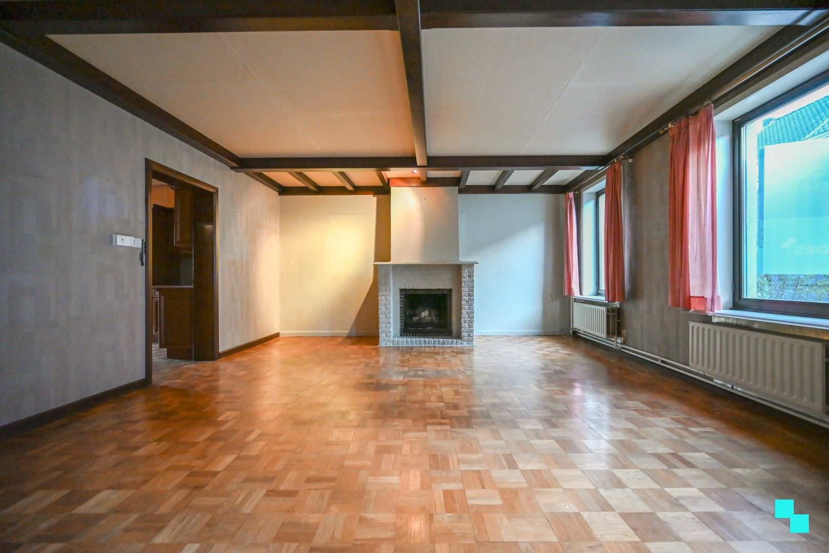 Ruime woonst met tal van mogelijkheden nabij centrum Izegem foto 13