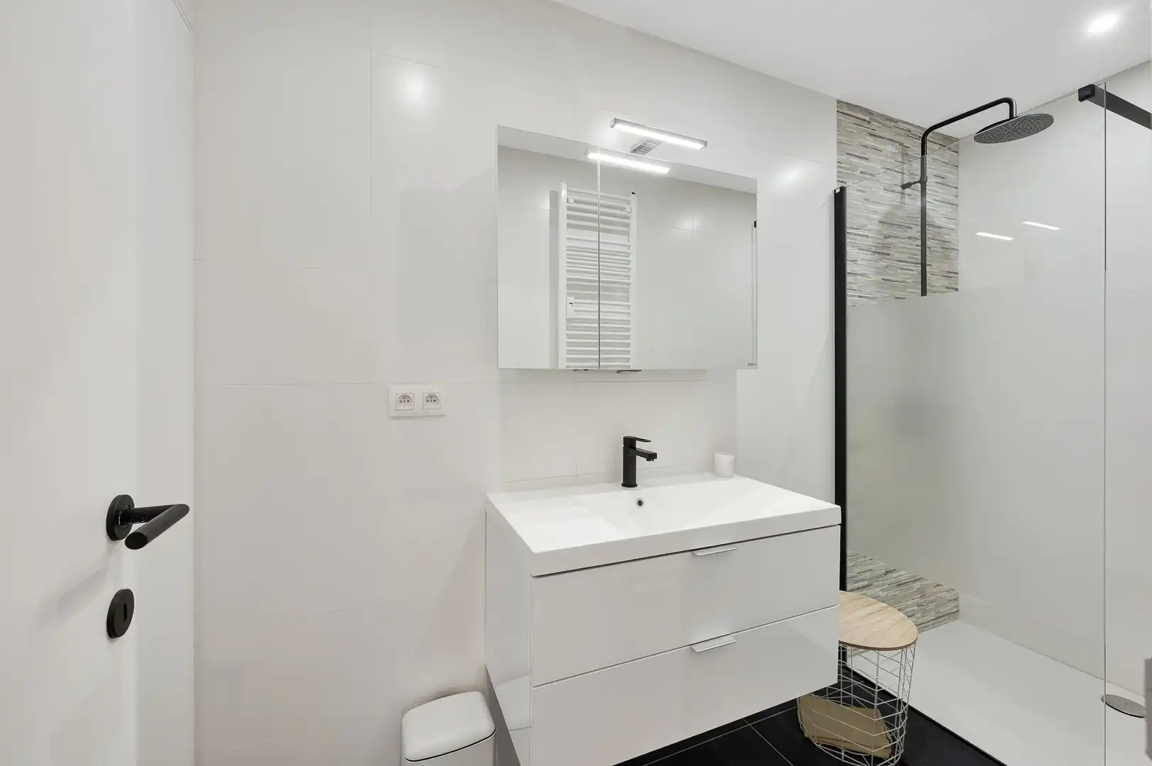Perfect instapklaar appartement met zijdelings zeezicht. foto 15