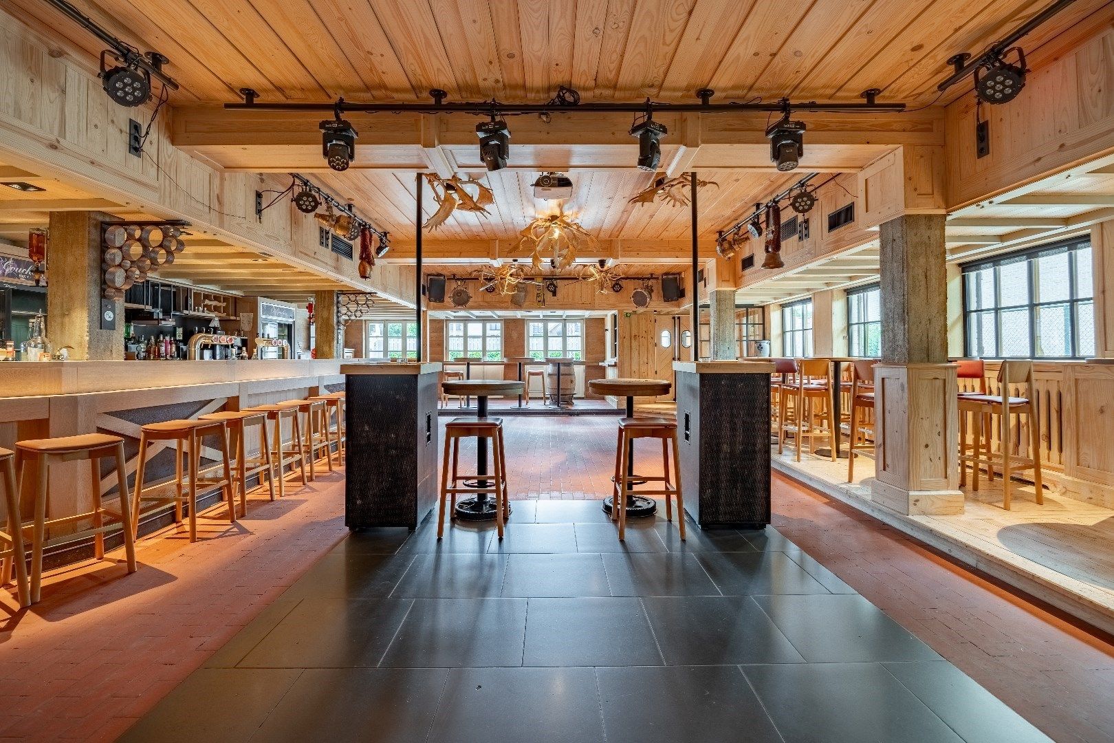 Dancing 'Alphorn' met bovenwoning foto 4